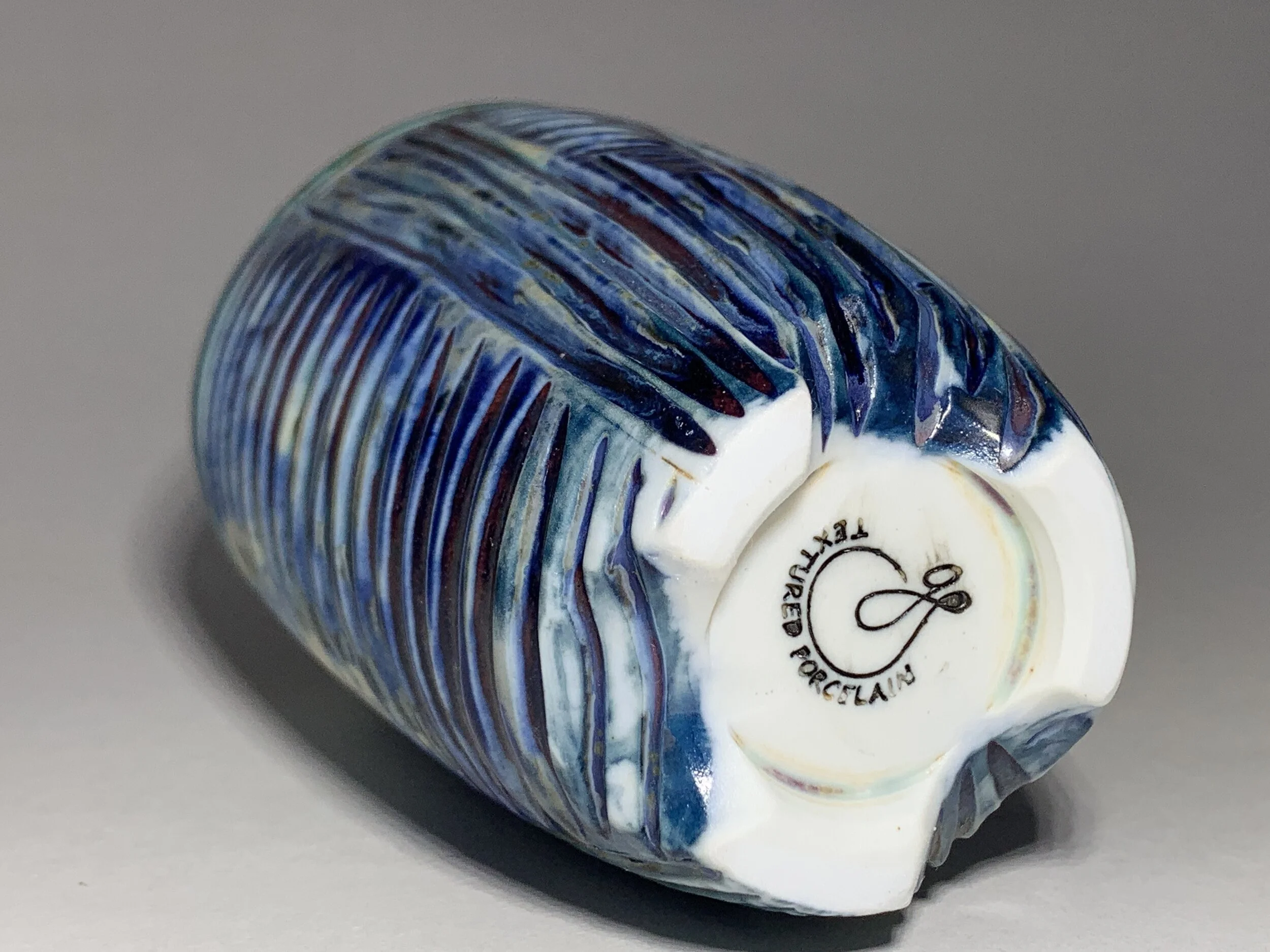 6FC84FE1-40E3-40B9-B57B-CE5A44BCD766