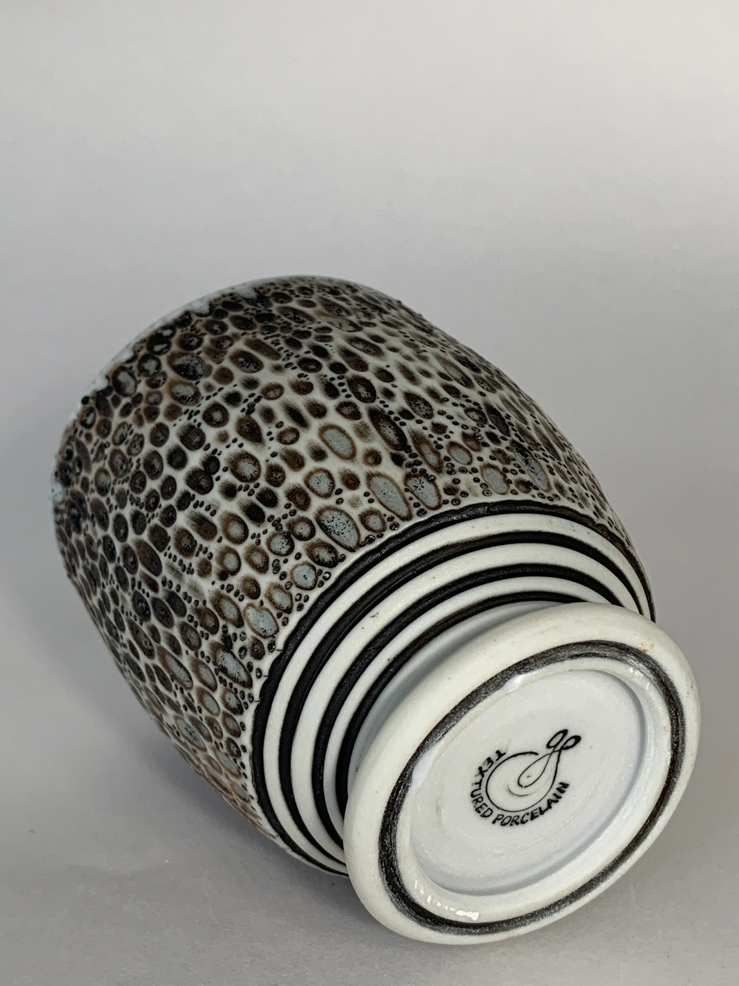 49968E93-5AB2-47EB-A388-2204F302DA5B