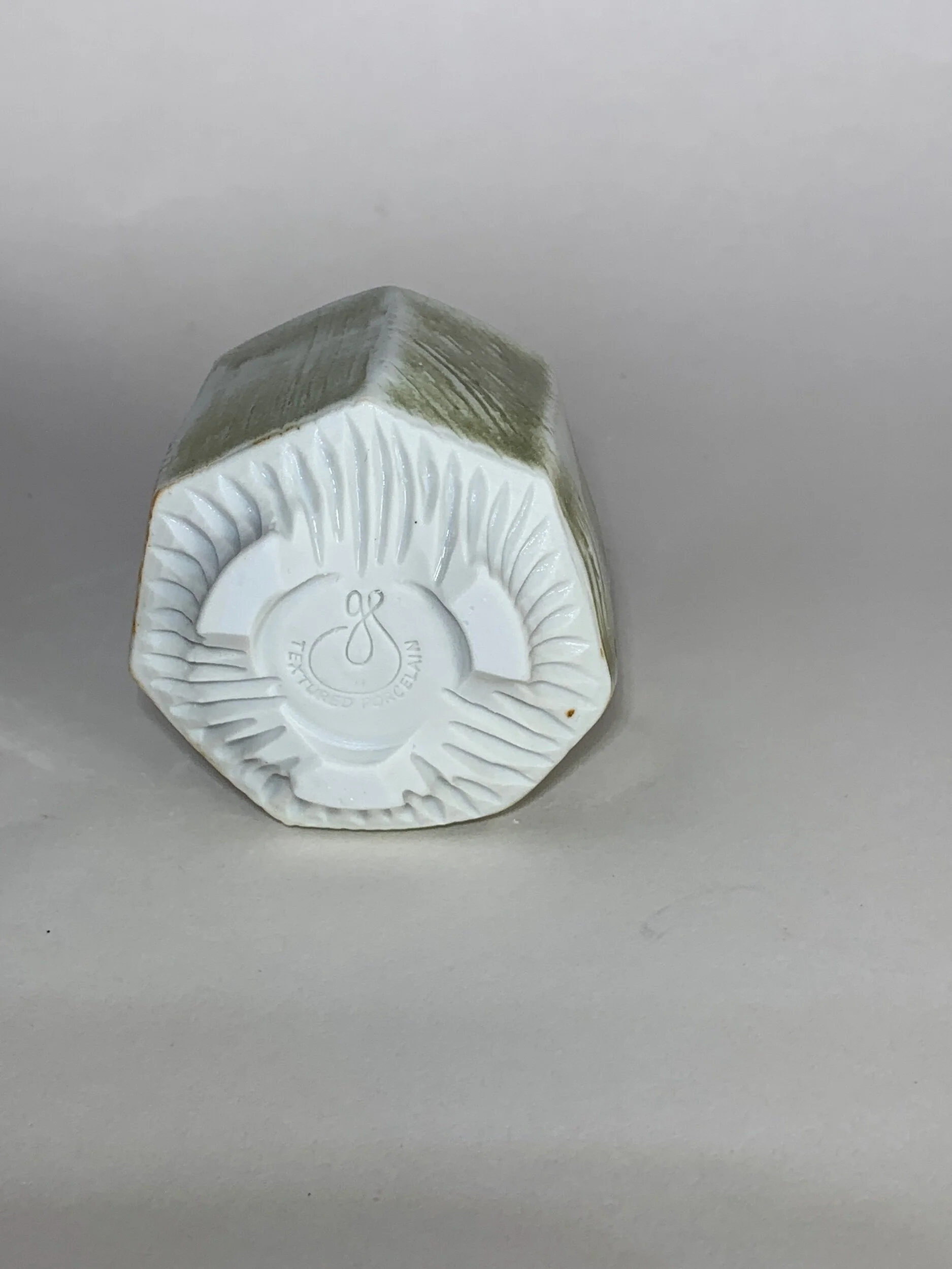 39E37A2A-026B-40A3-B61C-17AA968F5D24