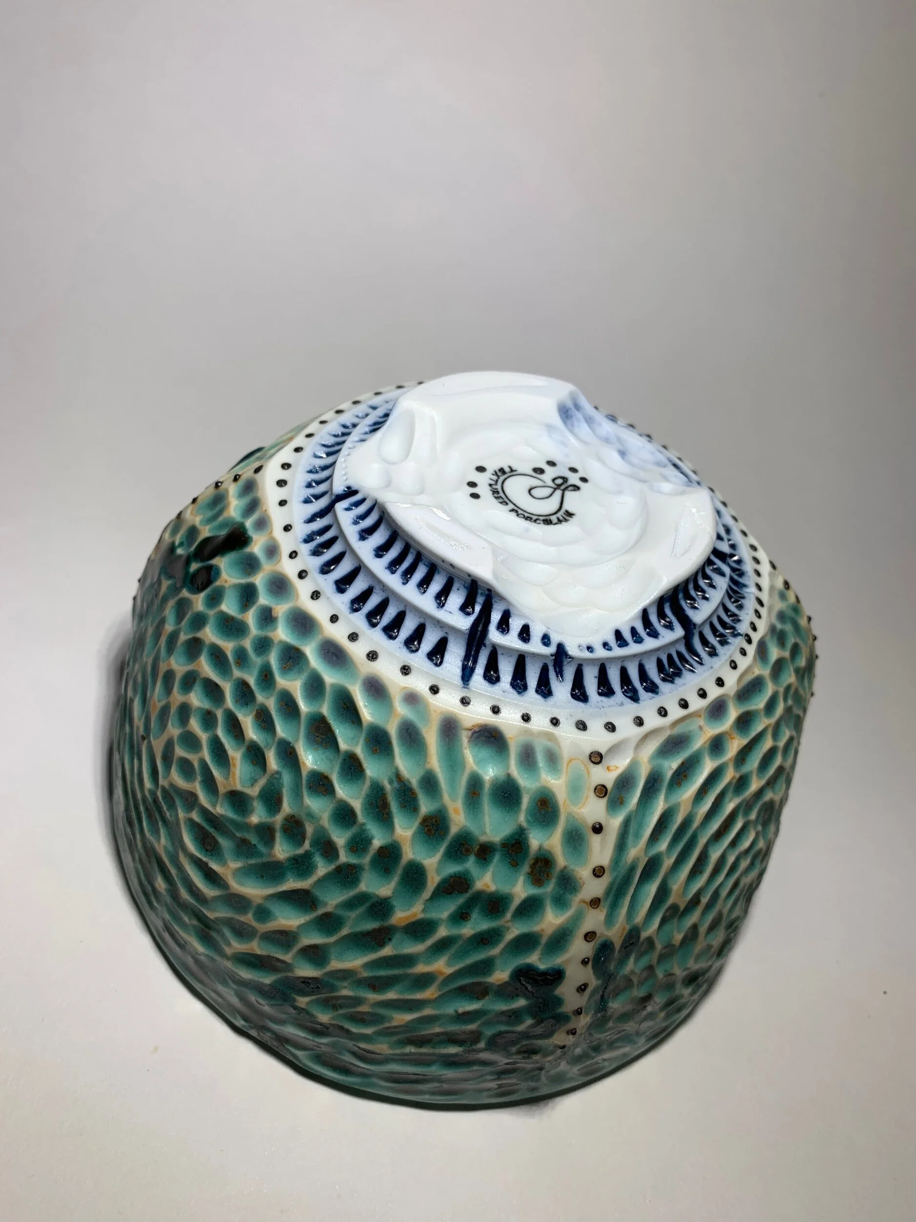 F23BF9E1-1525-49C3-A6AA-0AFFE174D712