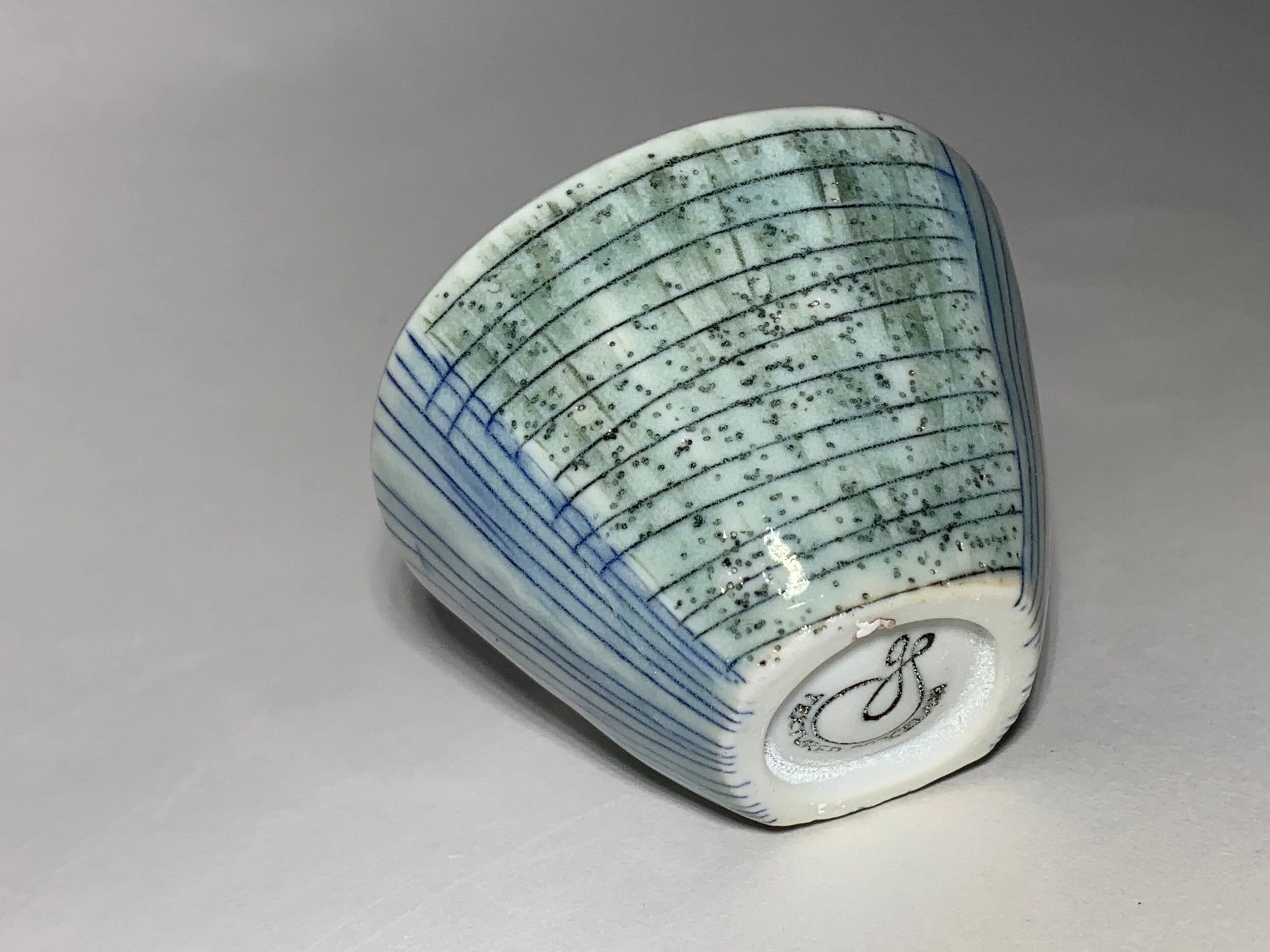 3F7D1DFF-CBCF-4A03-9D33-B60B1D326C78