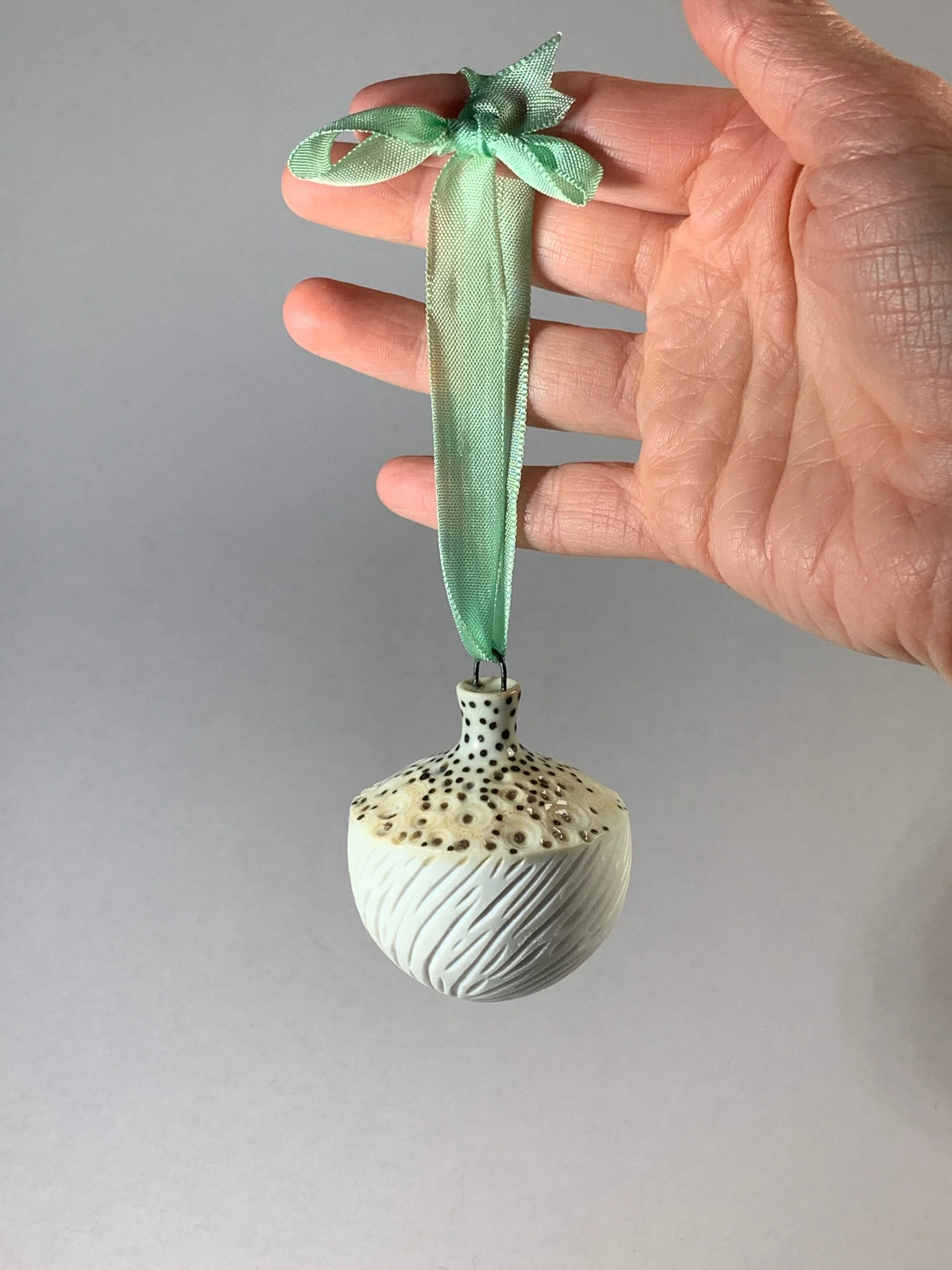 EE2FDB4C-FA60-4036-BA75-8EB9ADF69D65