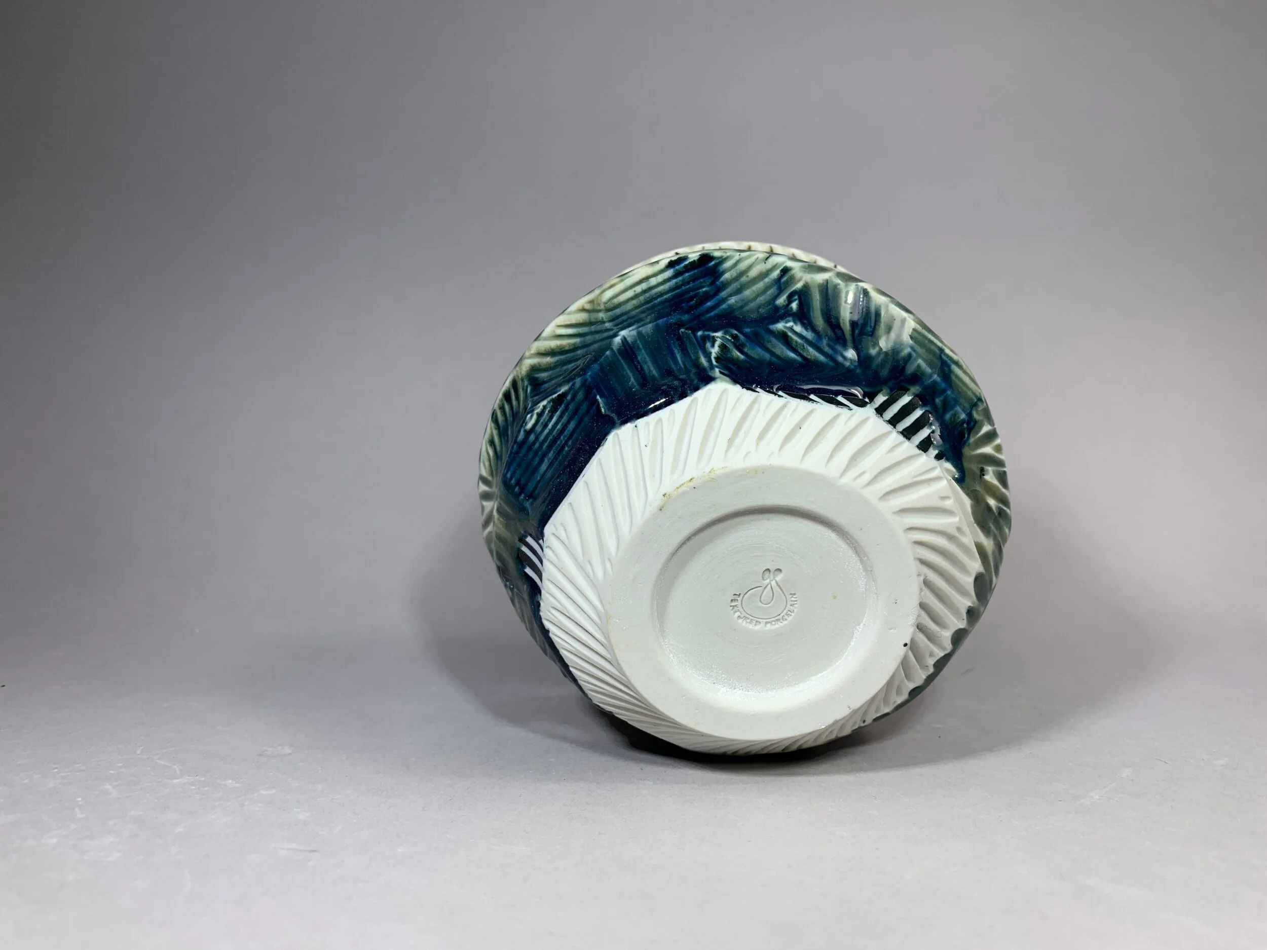 8EF224EC-77F1-4D80-B01D-F8A7DAEB6D93