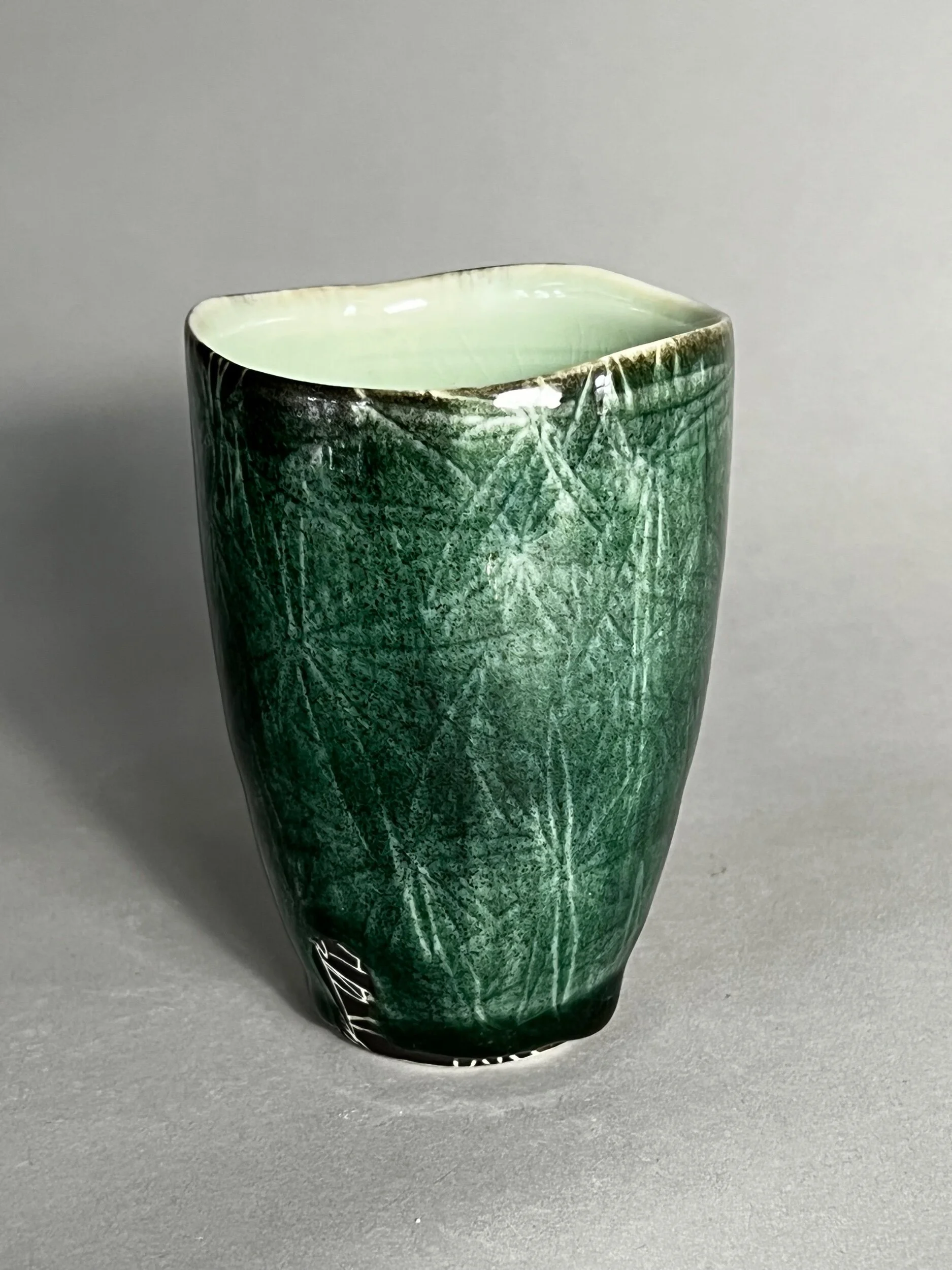 77AE00A4-737C-40B8-9B9F-FA964E2FA4D9