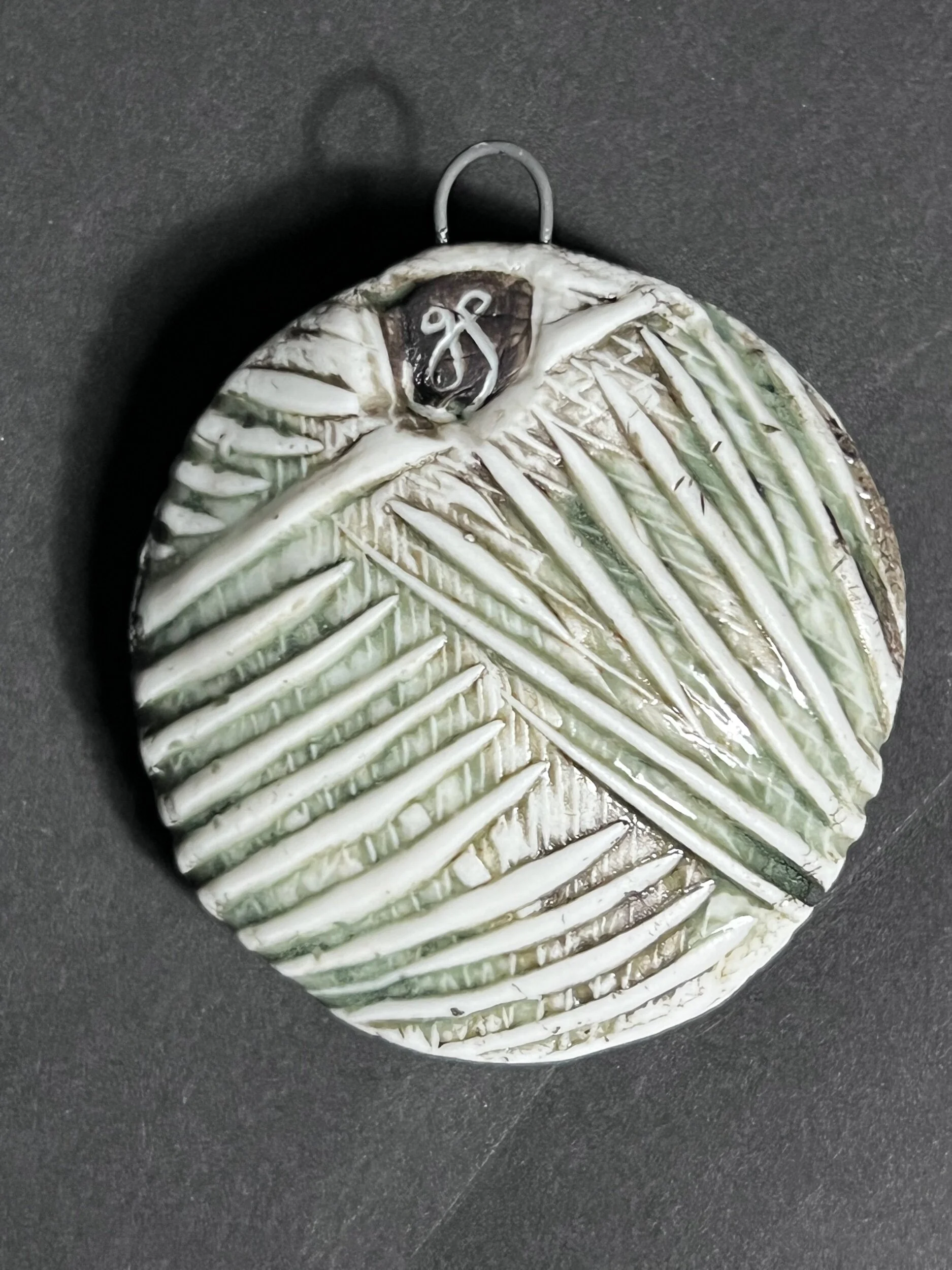 EF0833D2-9902-4F87-86A6-756287E9CD54