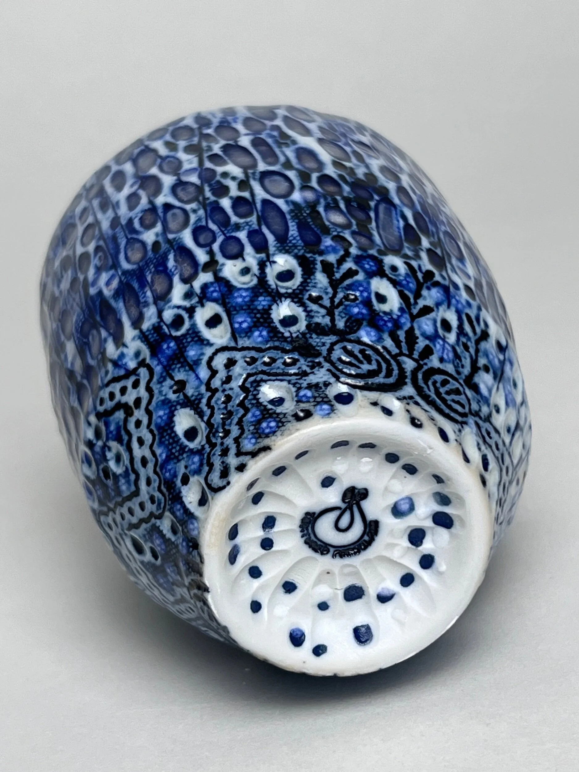 C3F569FA-675B-4D6B-85D1-FC9F2CDA5876