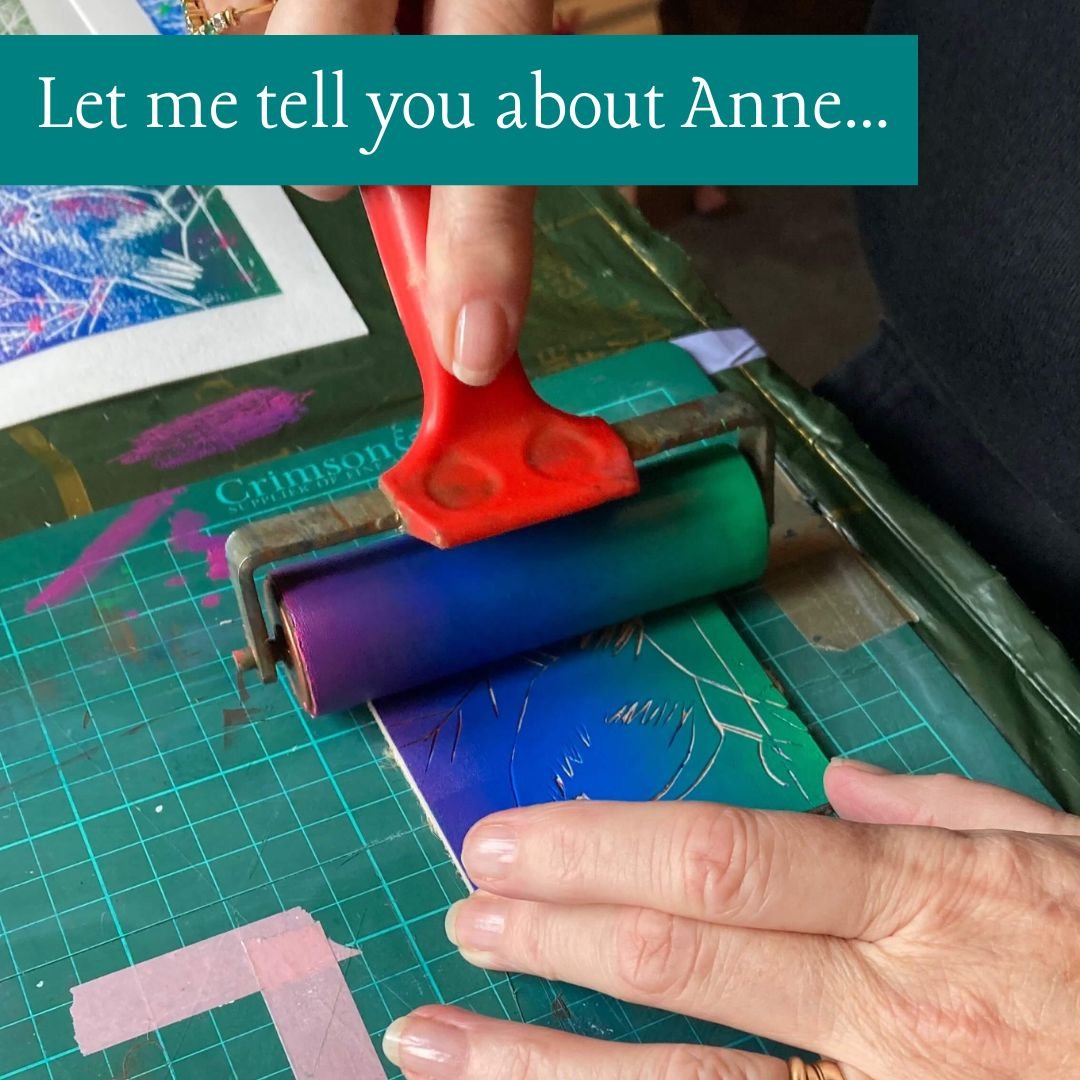 It doesn't matter what experiences you've had making art before, I cover my whole lino print process in this beginners workshop.

Anne had never tried linocut before our workshop but threw herself into it and made some gorgeous robin prints. We exper