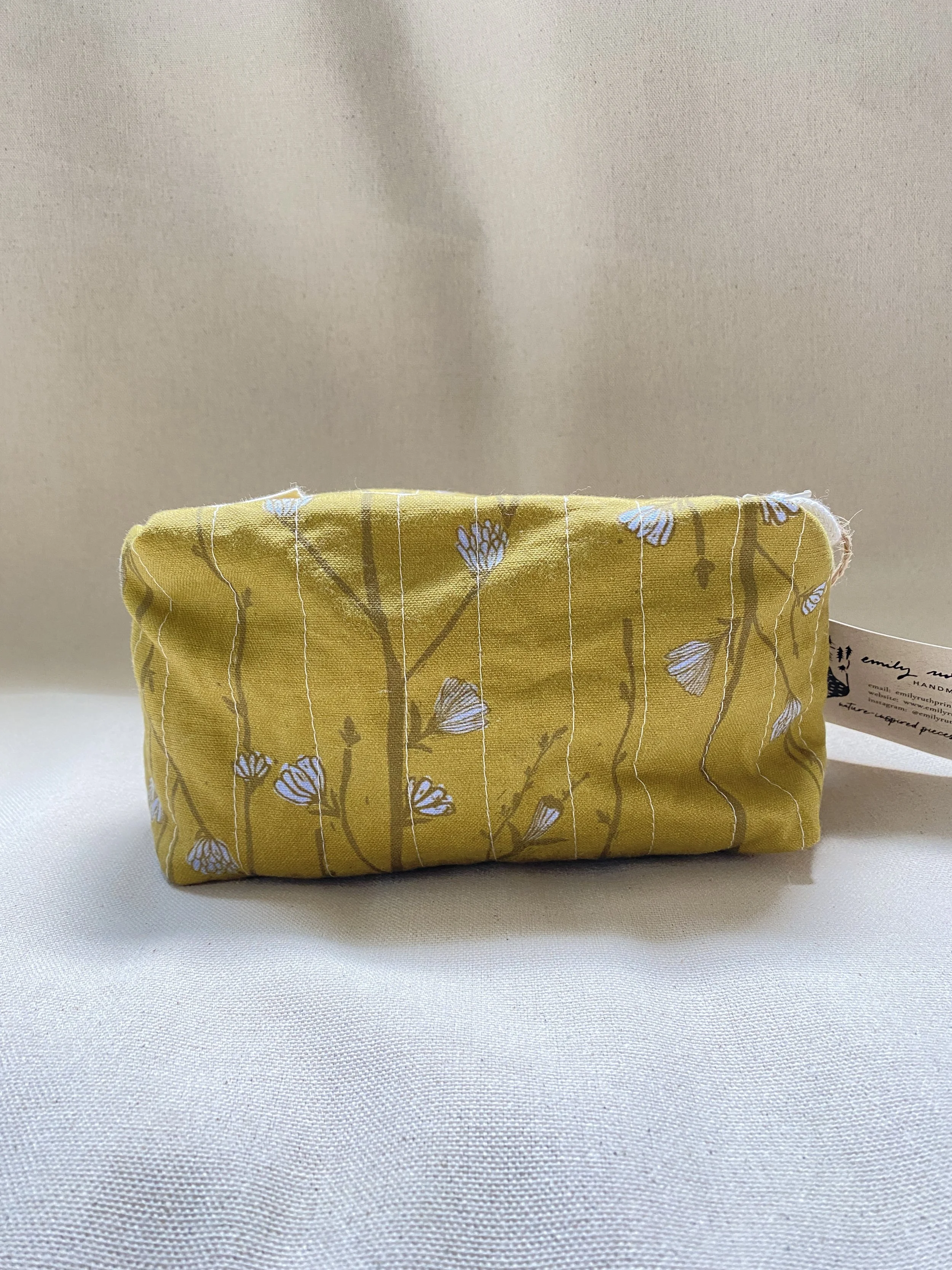 Chicory boxy pouch