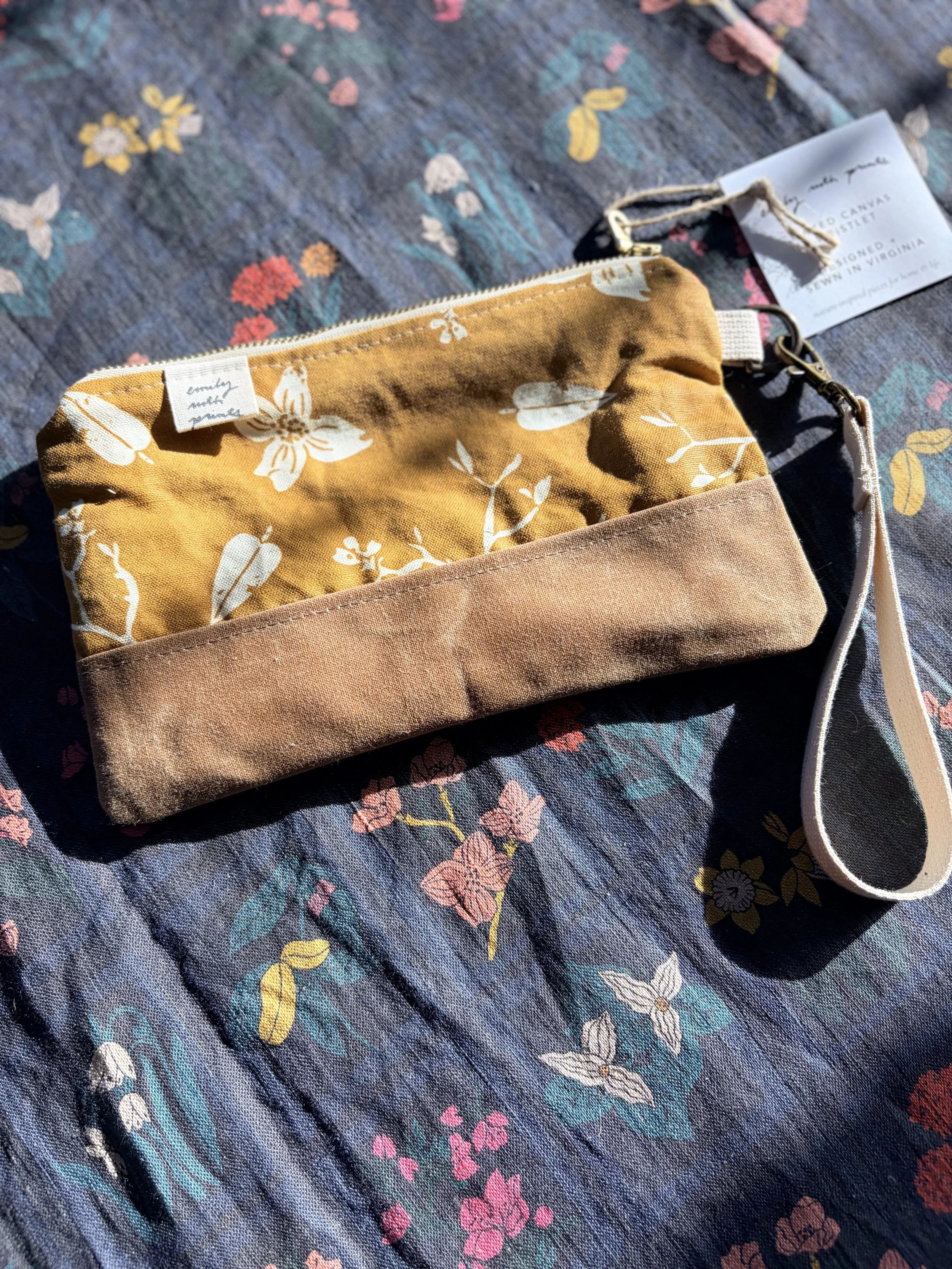 Wristlet- dogwood