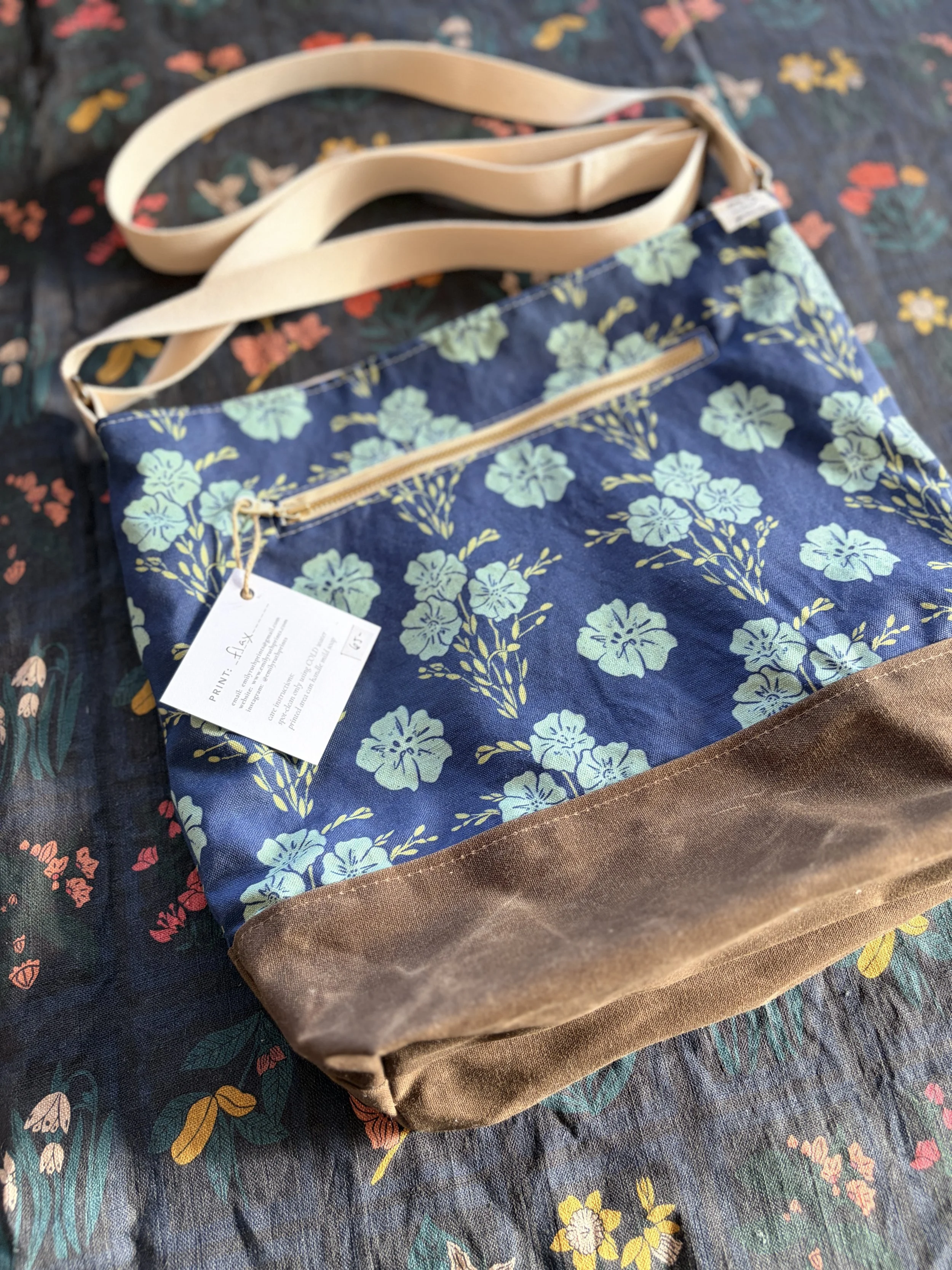 Large Crossbody - Flax