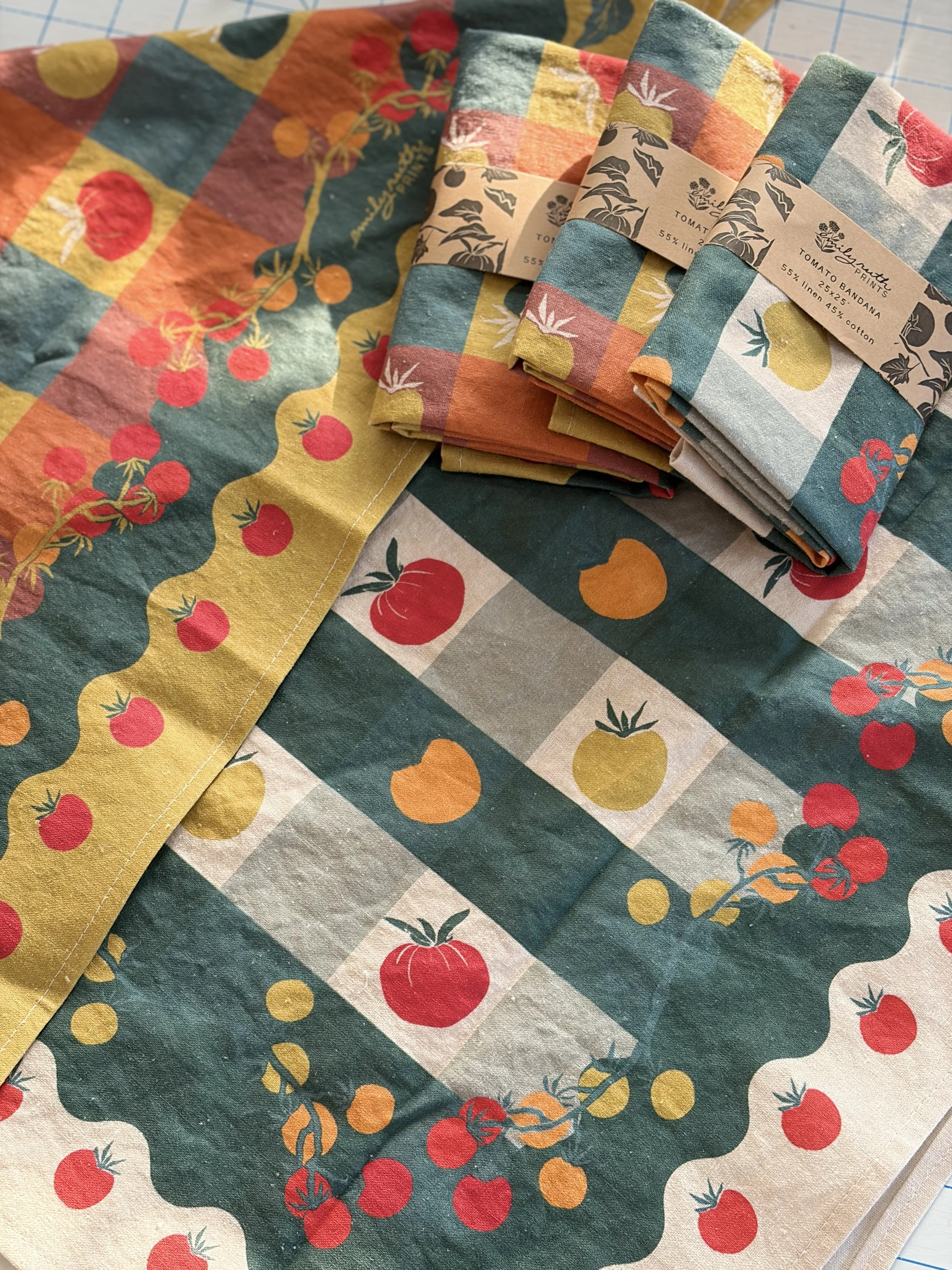 Tomato bandana PREORDER