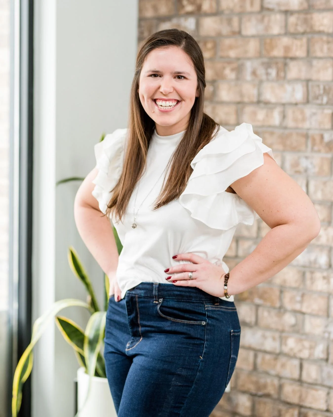 So many of my clients are just not sure what to say when it comes to reaching out to recruiters or hiring managers throughout the application and interview process.
⠀⠀⠀⠀⠀⠀⠀⠀⠀
So I wrote three quick + easy templates. You can check them out on my Linke