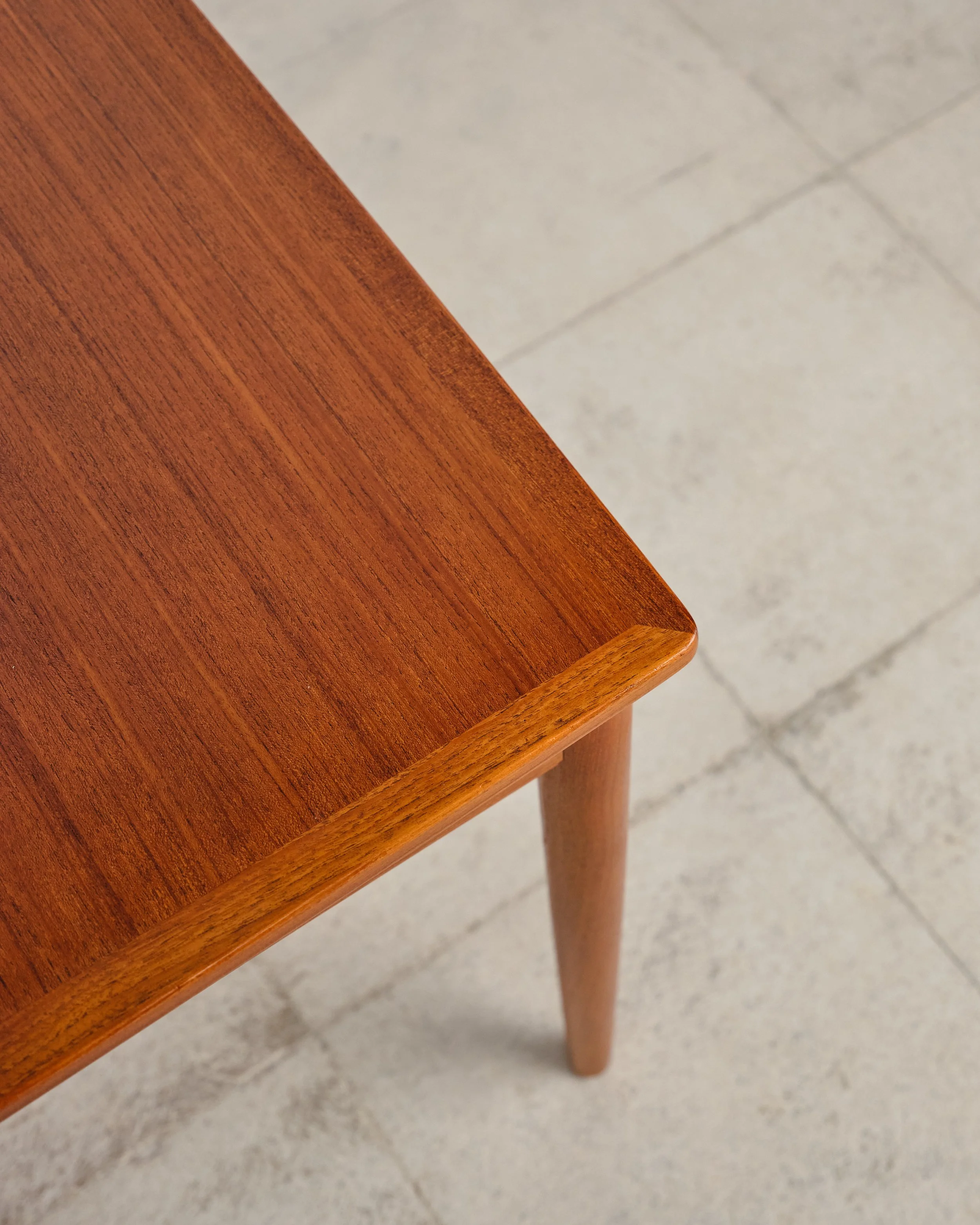 teak-esstisch-tisch-dining-table-teak-hundevad-mid-century-modern-furniture-mucmodern-14.jpg