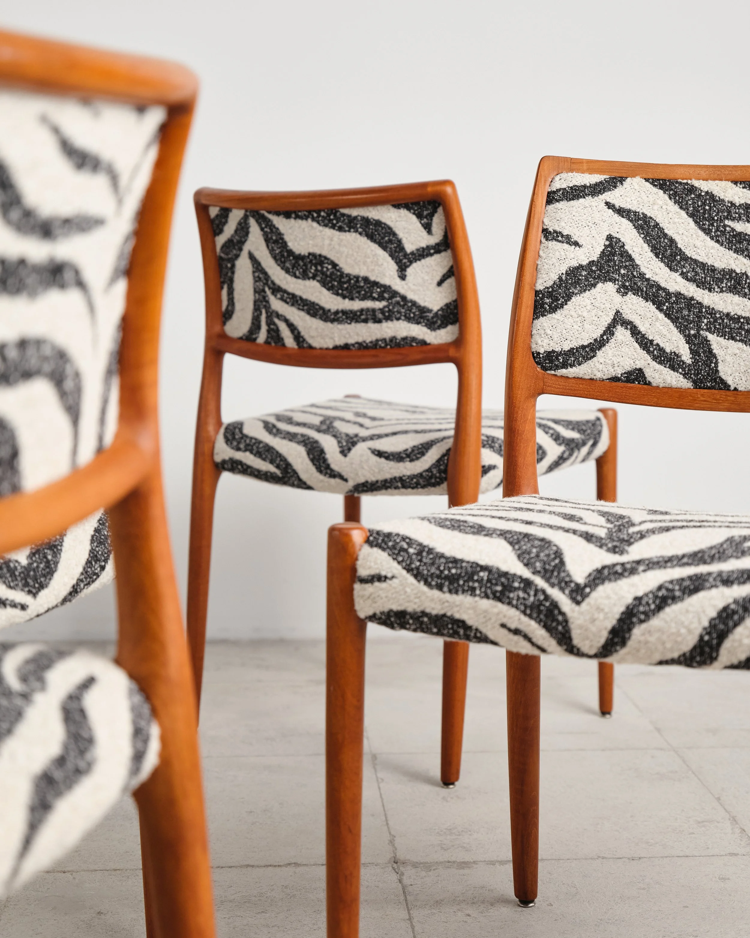 niels-moller-80-teak-chair-stuhl-set-mid-century-modern-furniture-mucmodern-21.jpg
