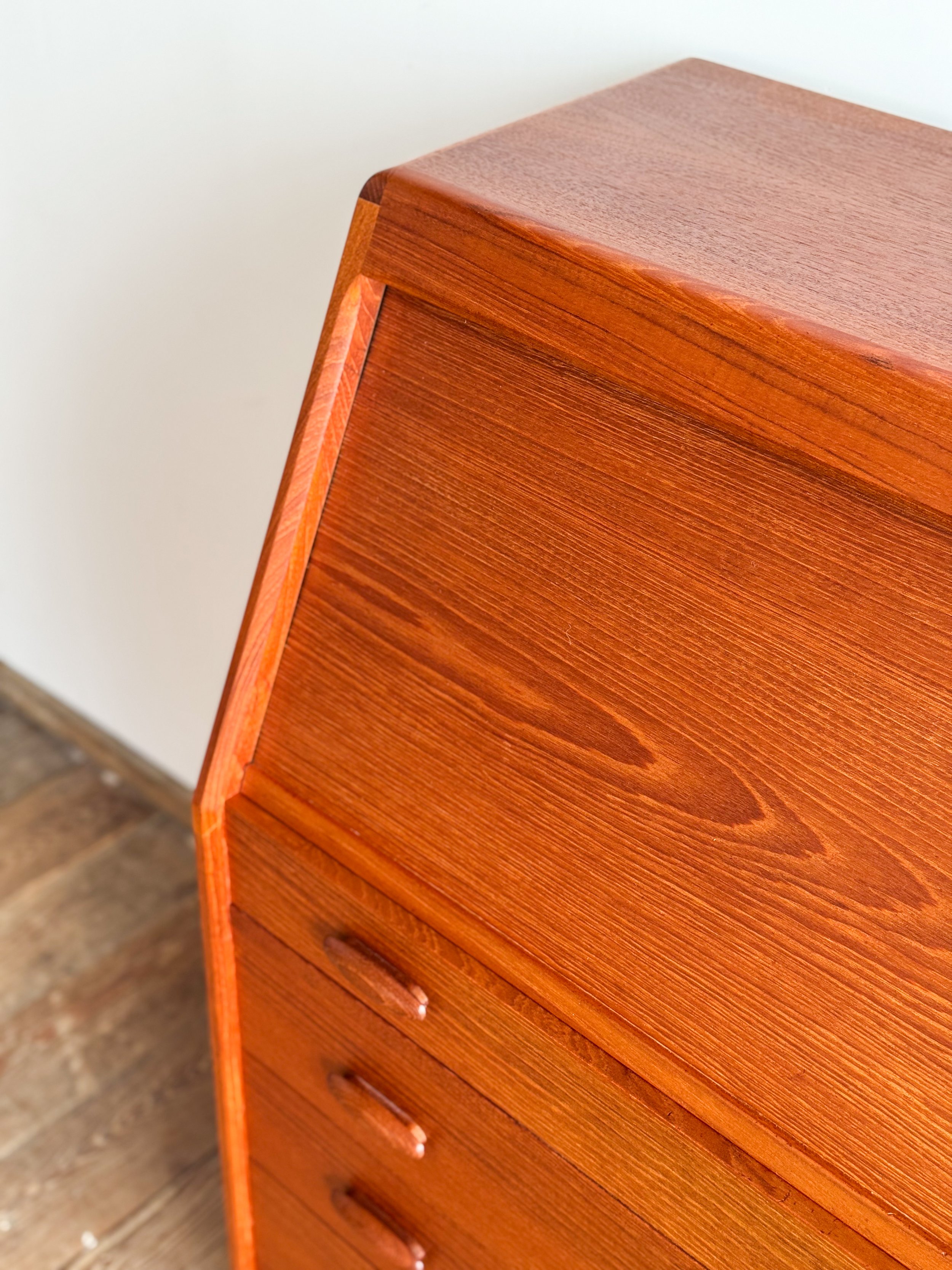 dyrlund-sekretär-secretary-desk-teak-mid-century-modern-furniture-mucmodern-9.jpg
