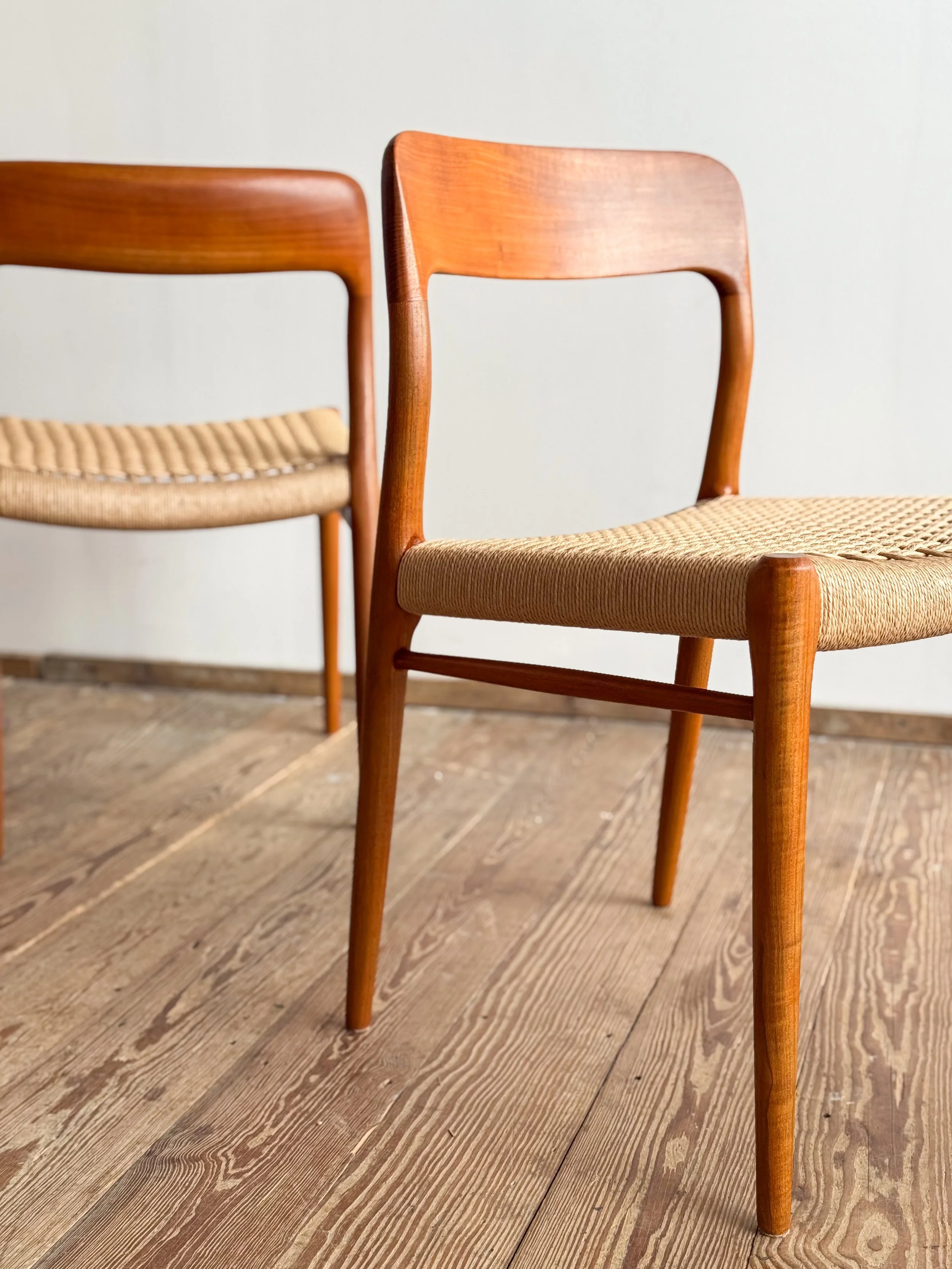 niels-moller-chairs-75-mid-century-modern-furniture-mucmodern-5.jpg