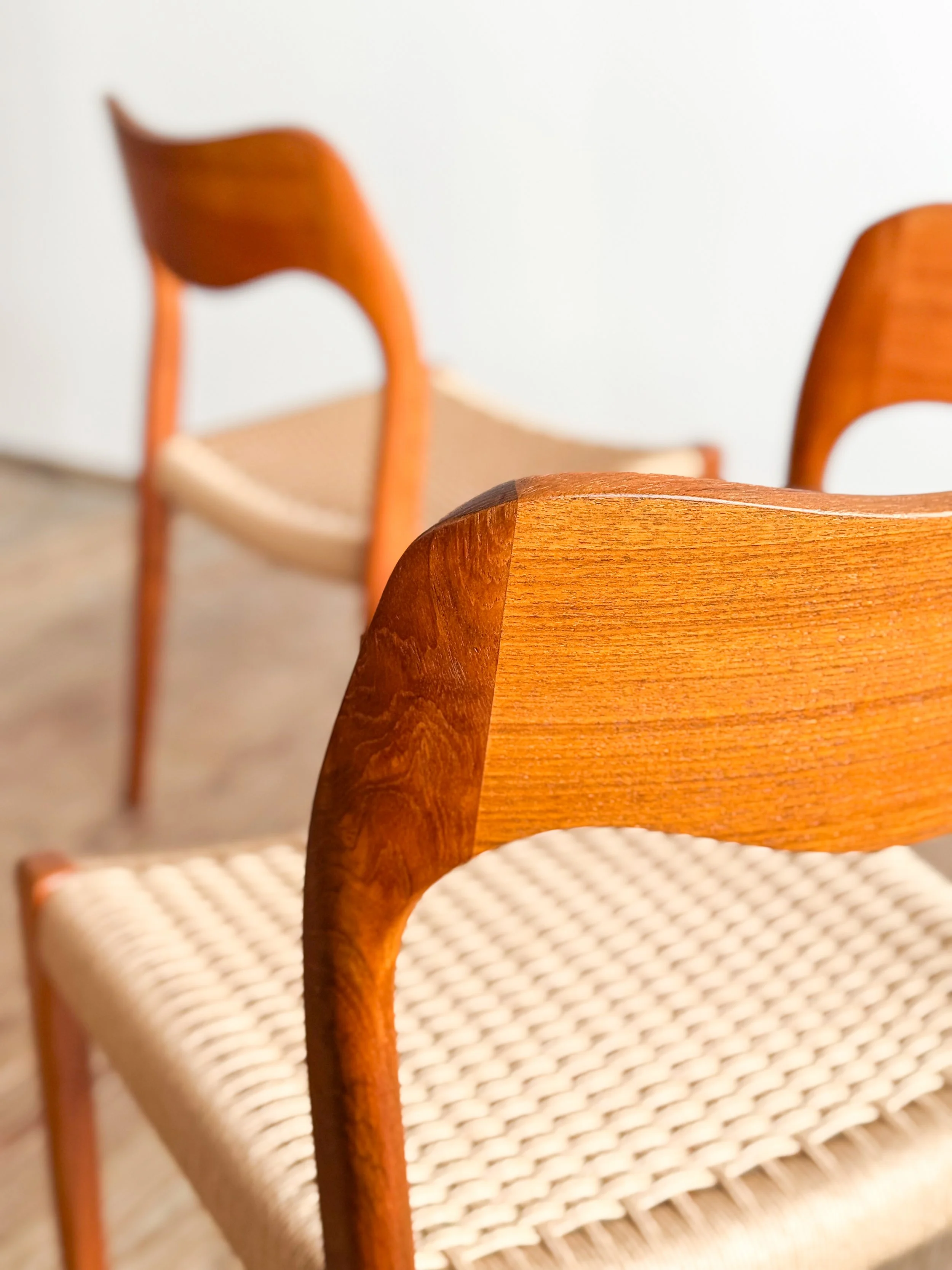 niels-moller-chairs-71-mid-century-modern-furniture-mucmodern-9.jpg