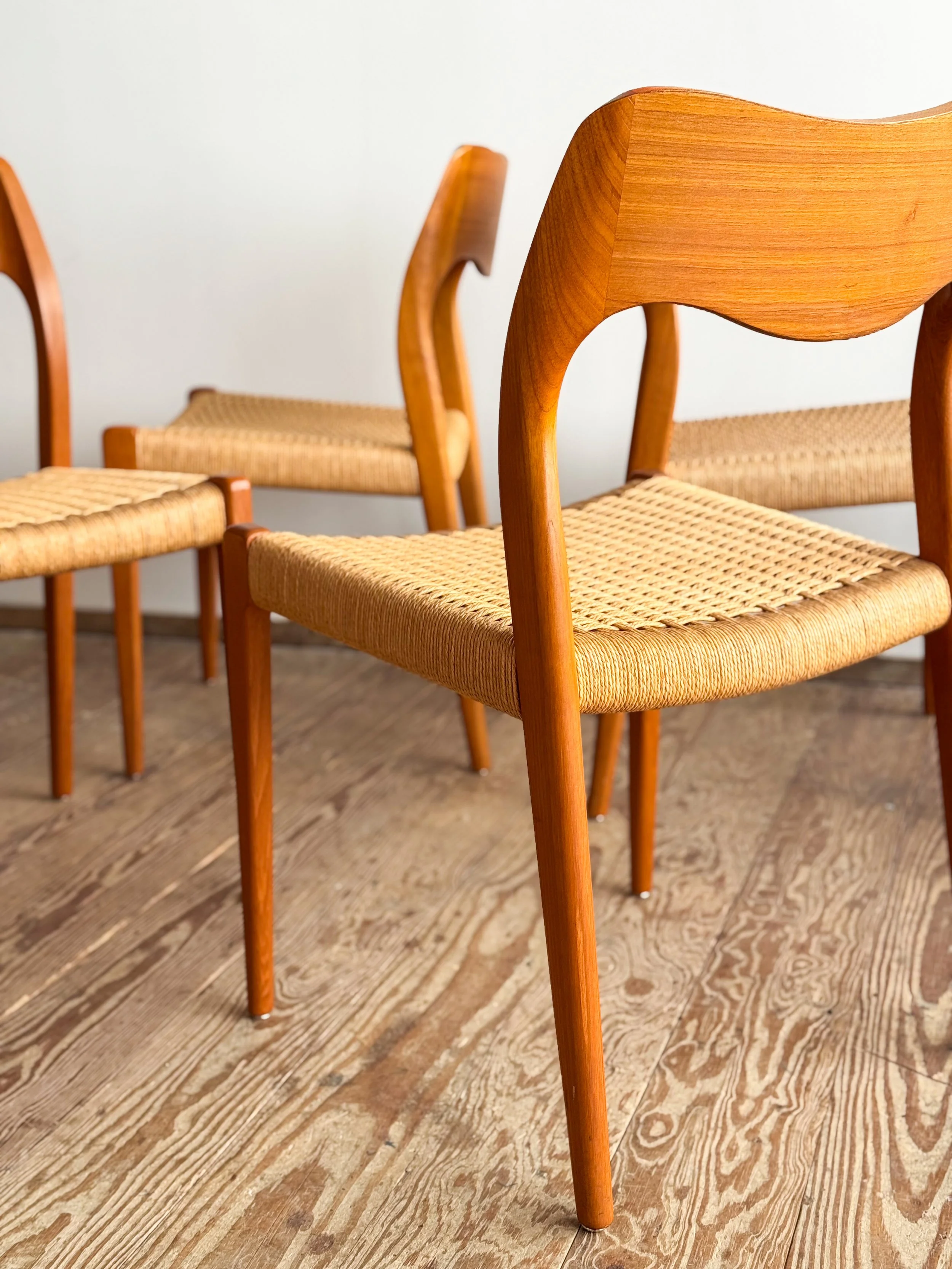 niels-moller-chairs-71-mid-century-modern-furniture-mucmodern-5.jpg