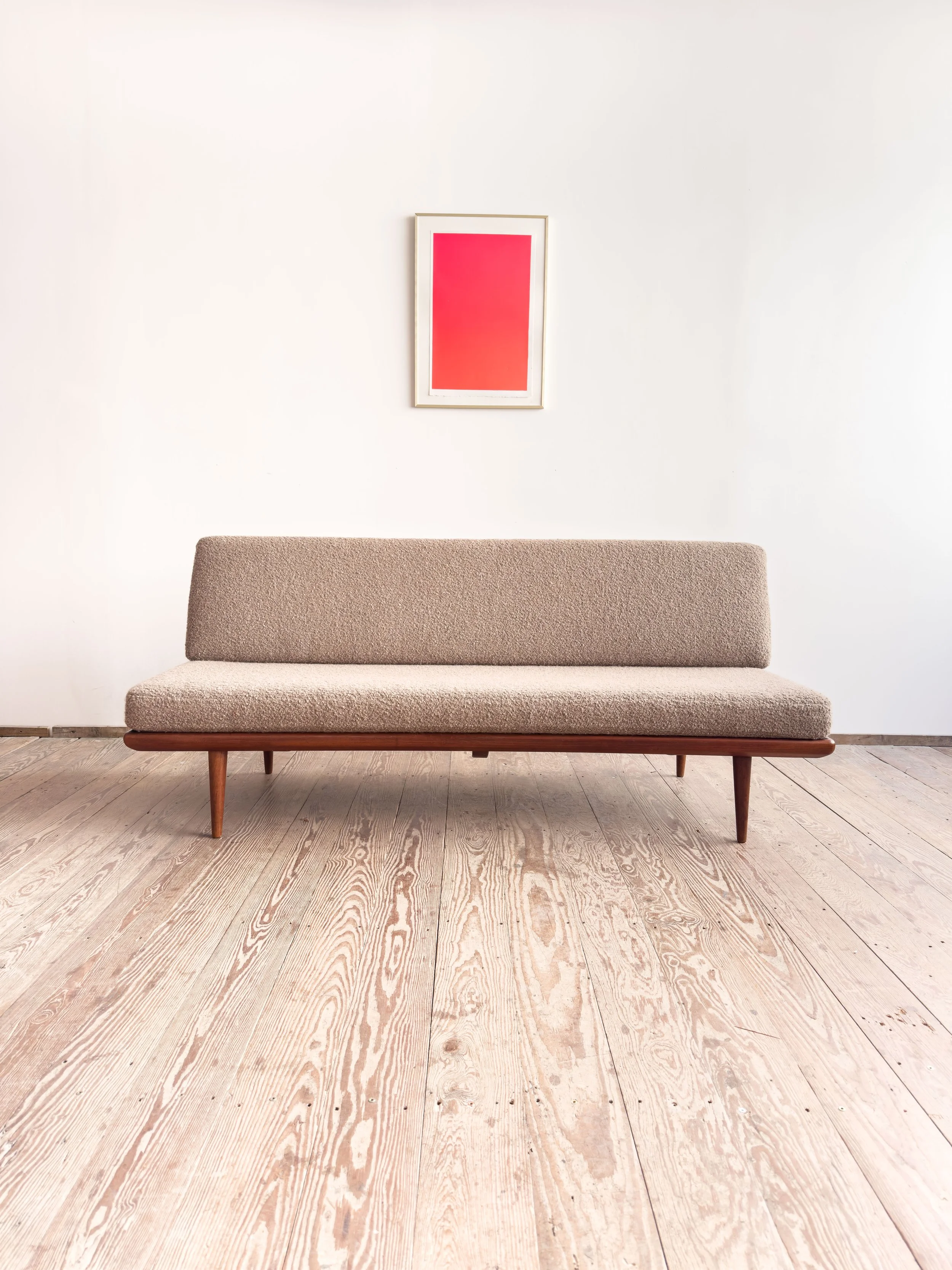 hvidt-sofa-minerva-mid-century-modern-furniture-mucmodern-1.jpg