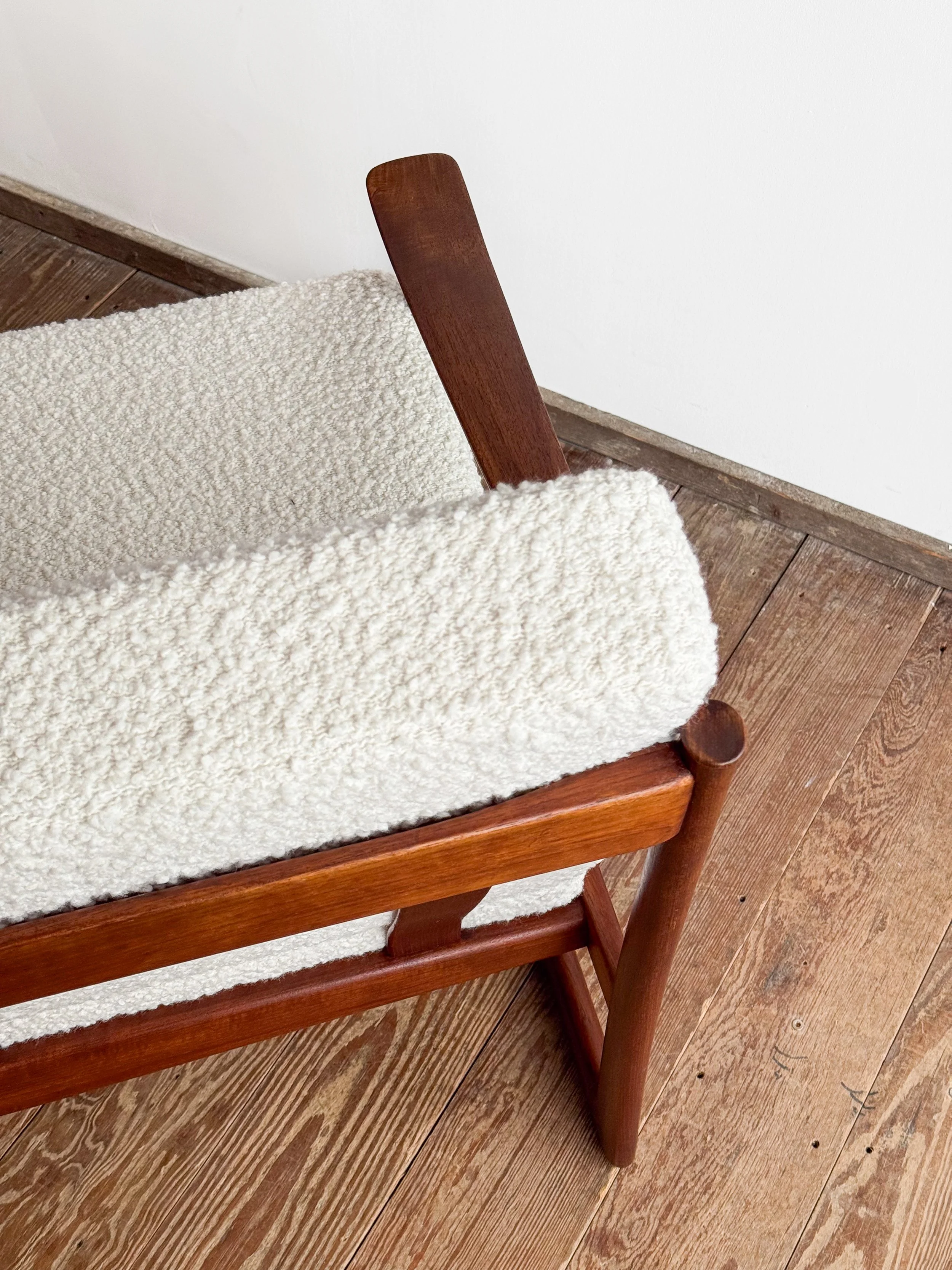sofa-peter-hvidt-fd130-teak-mid-century-modern-furniture-mucmodern-12.jpg