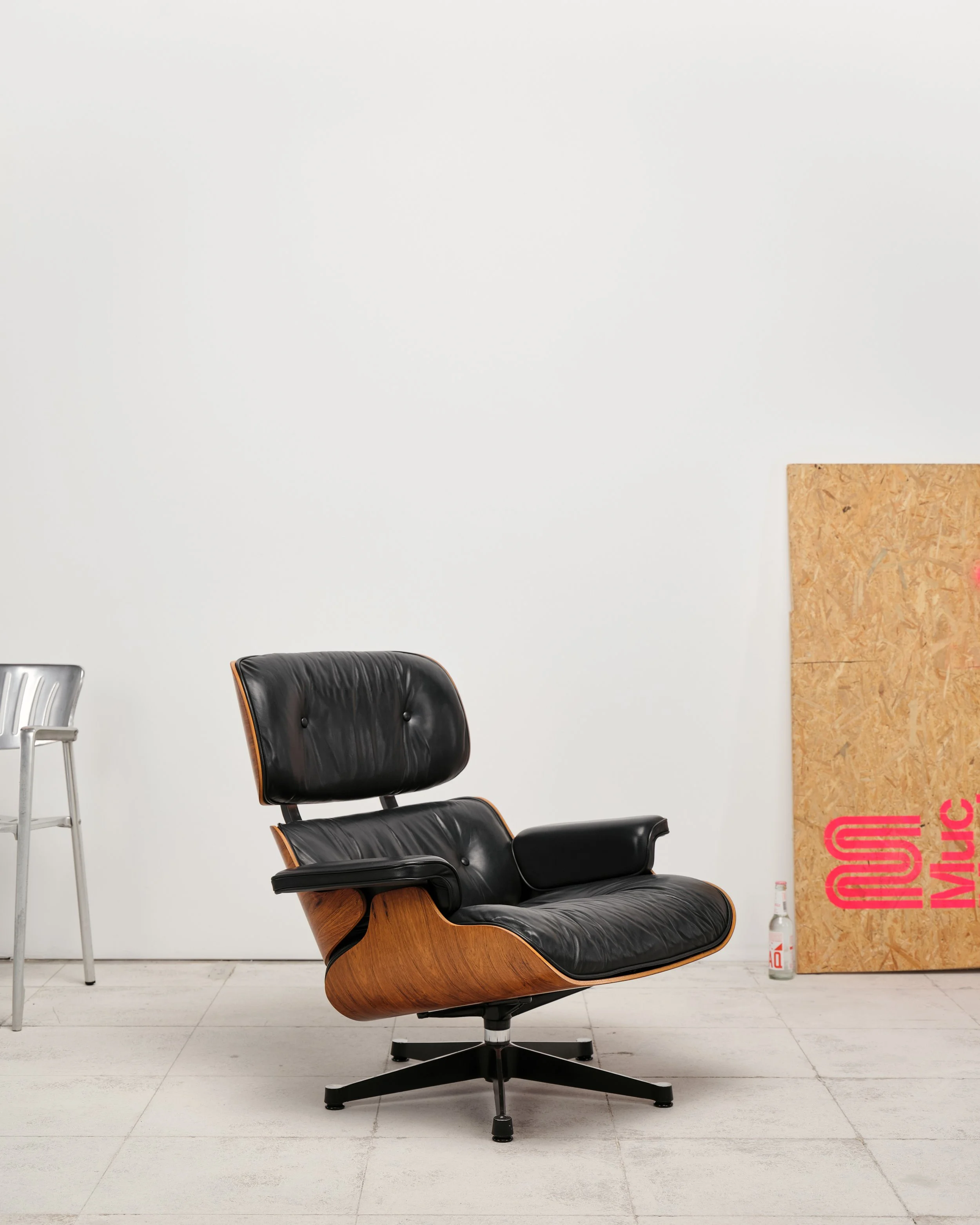 eames-lounge-chair-rosewood-palisander-vitra-herman-miller-mid-century-modern-furniture-mucmodern-3.jpg