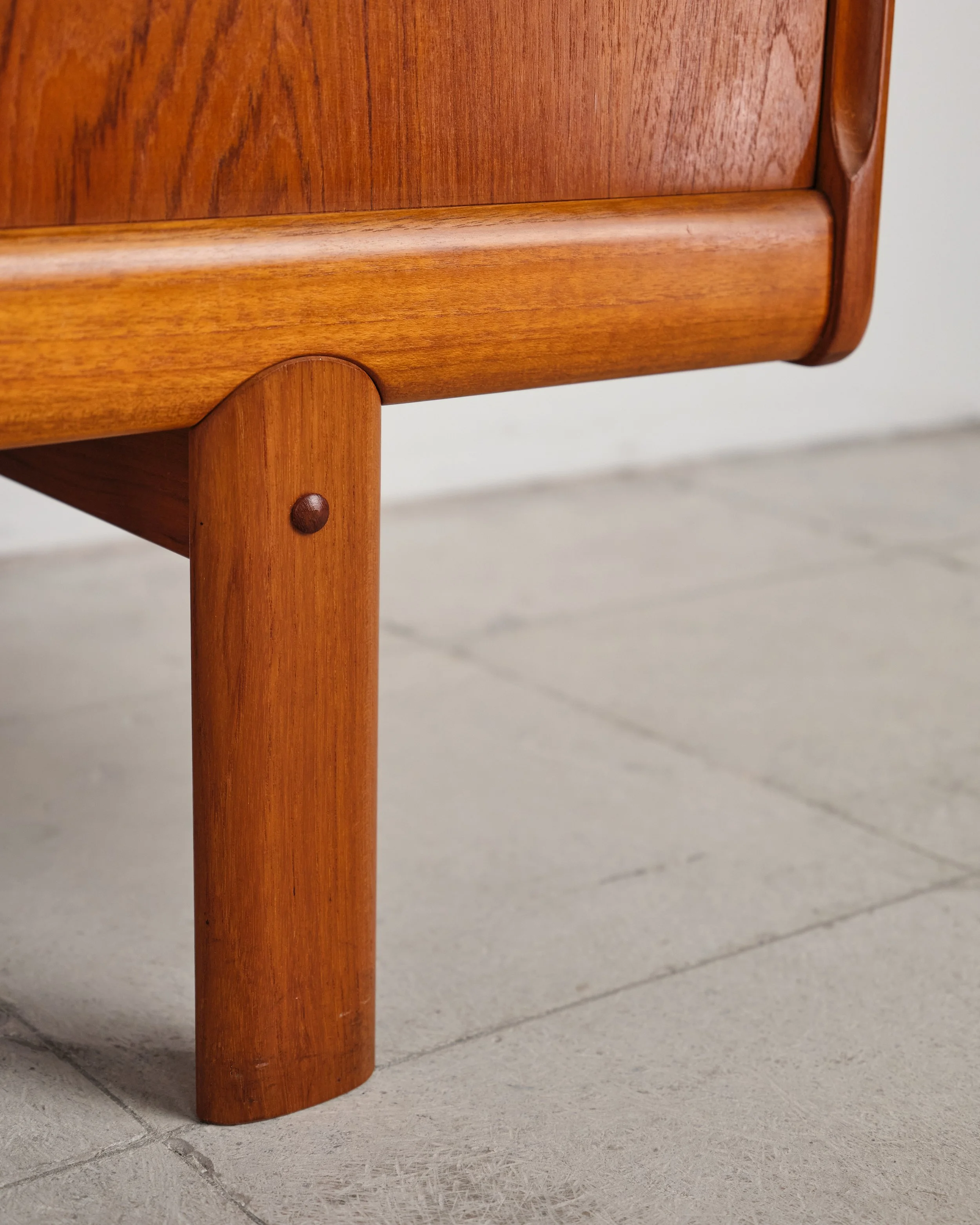 henry-w-klein-credenza-bramin-sideboard-teak-anrichte-mid-century-modern-furniture-mucmodern-14.jpg