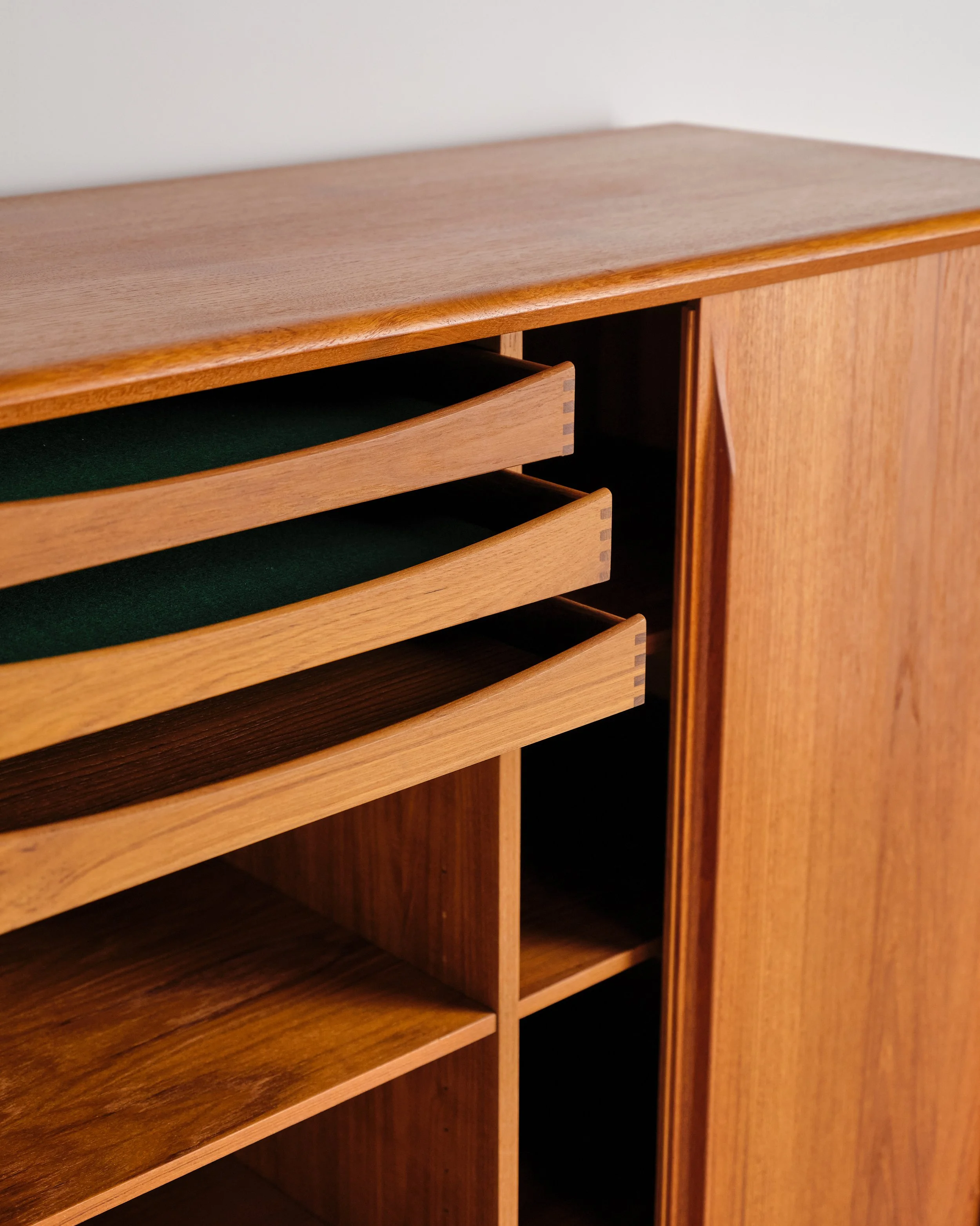 bernhard-pedersen-highboard-bps-mid-century-modern-furniture-mucmodern-31.jpg