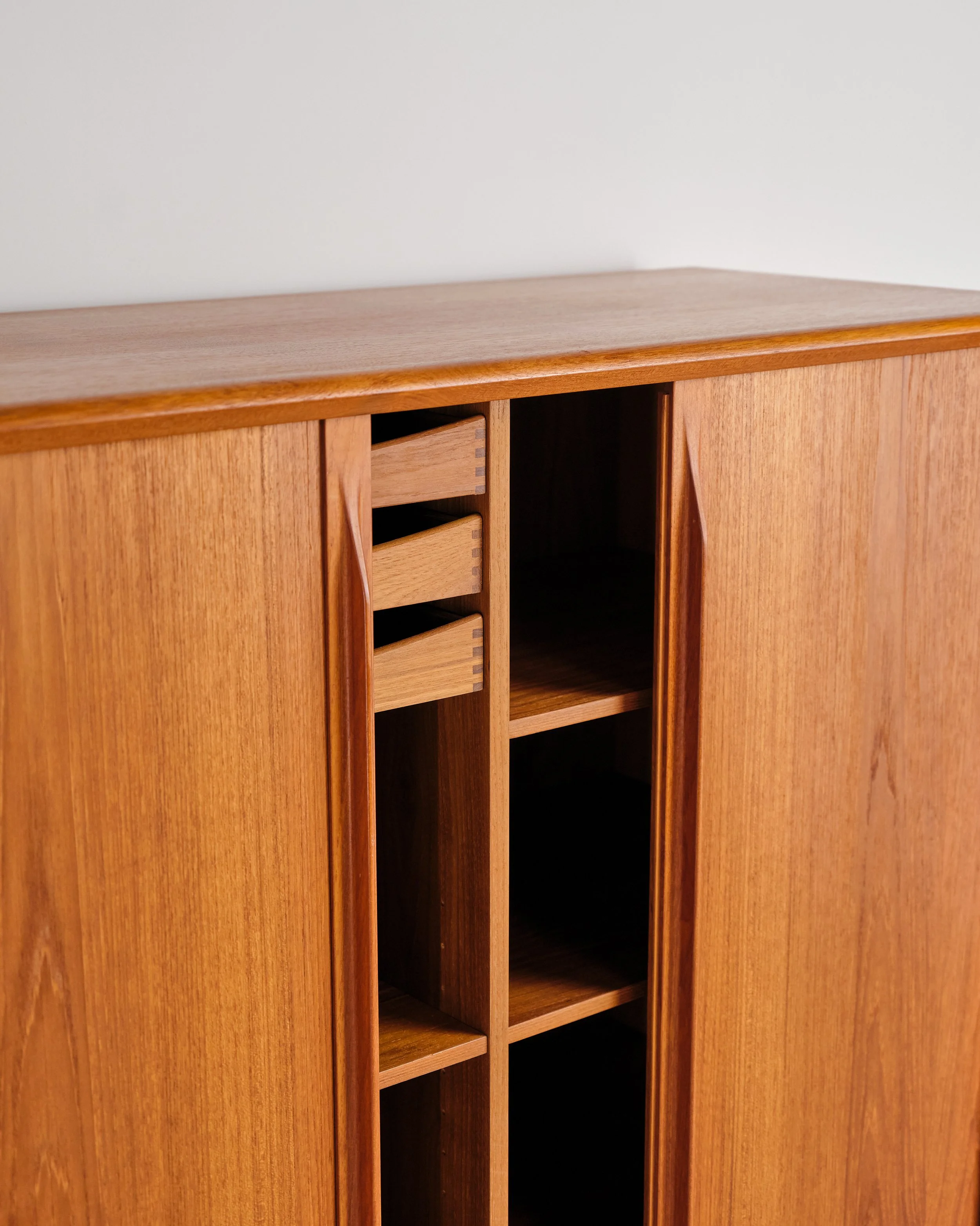 bernhard-pedersen-highboard-bps-mid-century-modern-furniture-mucmodern-30.jpg