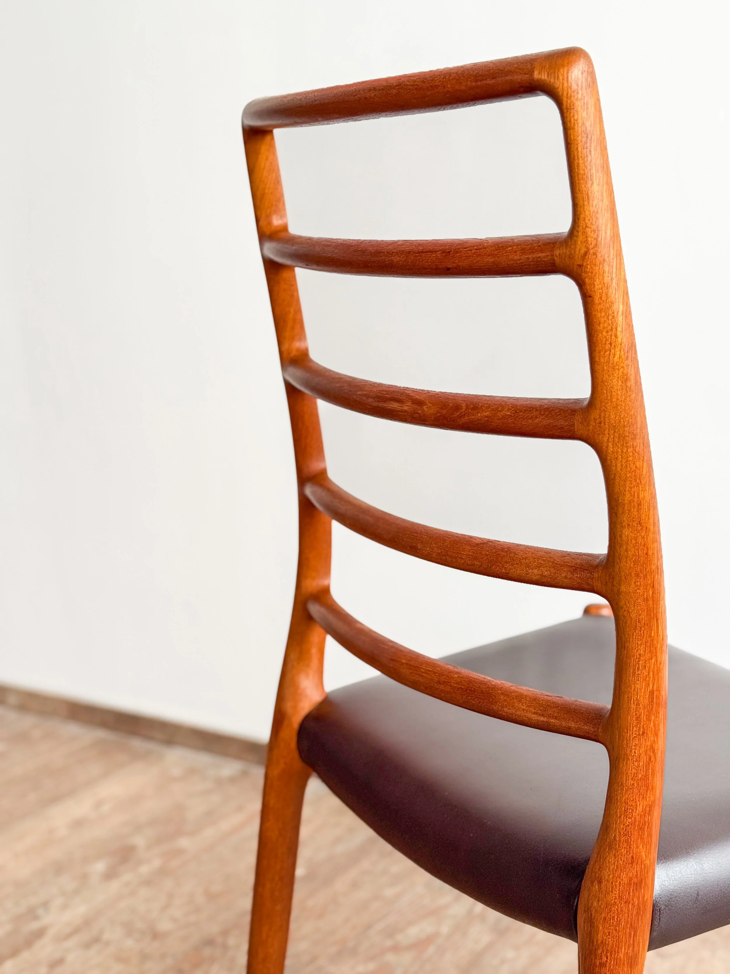 niels-moller-chair-82-mid-century-modern-furniture-mucmodern-7.jpg