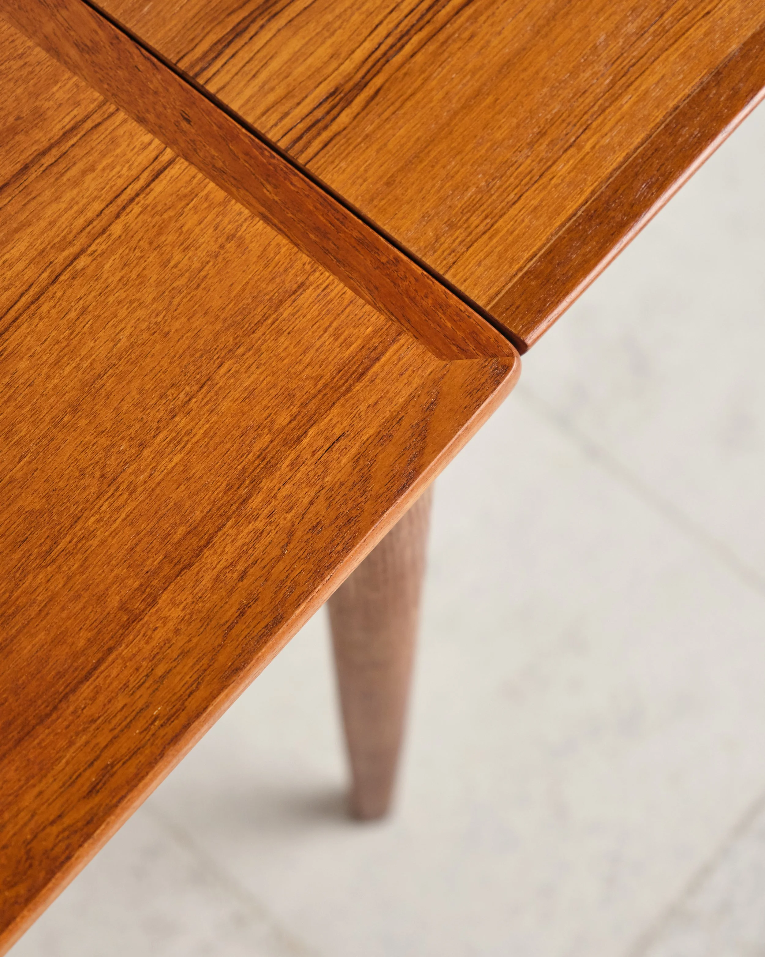 Tisch-table-poul-hundevad-mid-century-modern-furniture-mucmodern-11.jpg