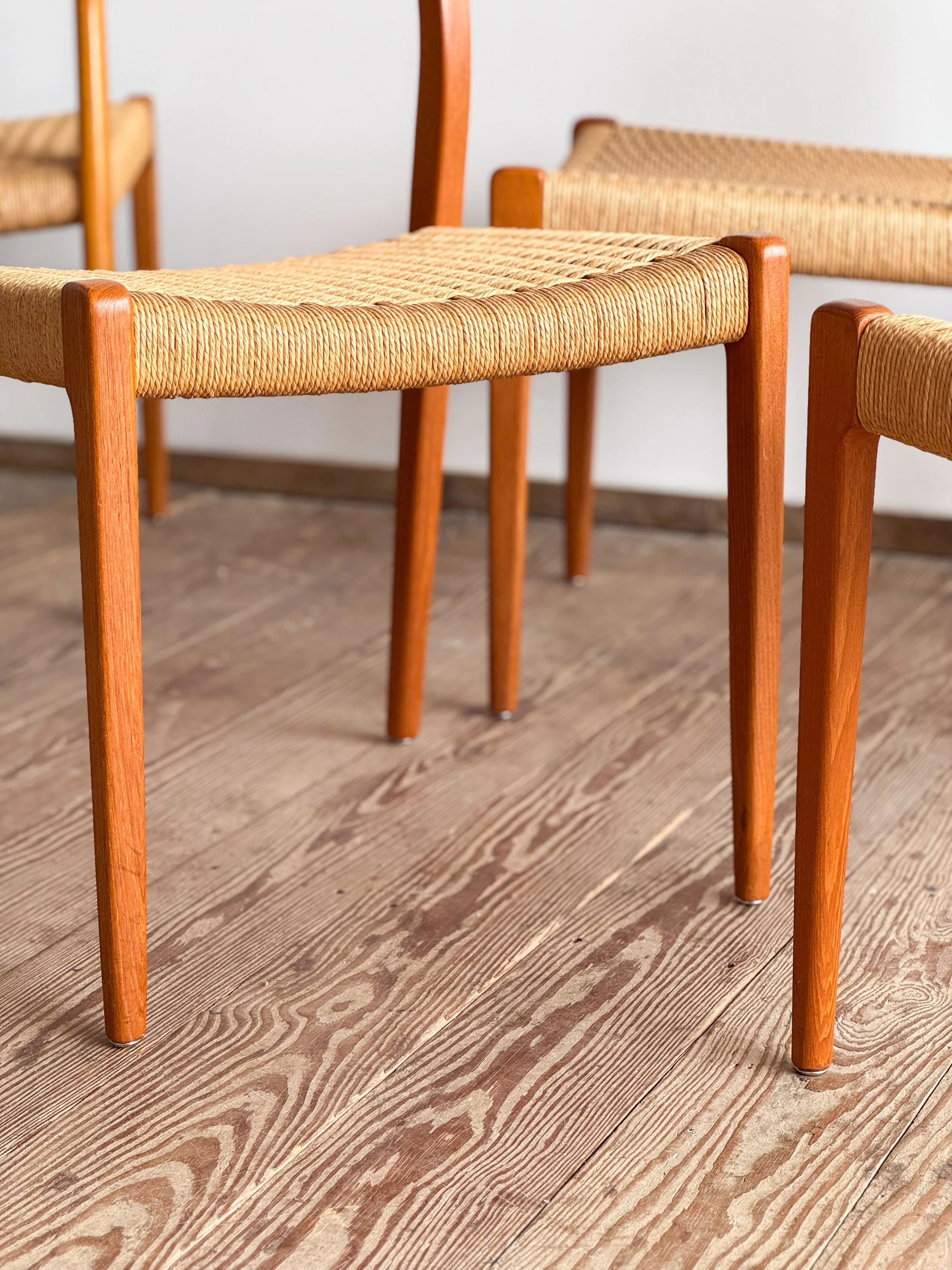 niels-moller-chairs-71-mid-century-modern-furniture-mucmodern-7.jpg
