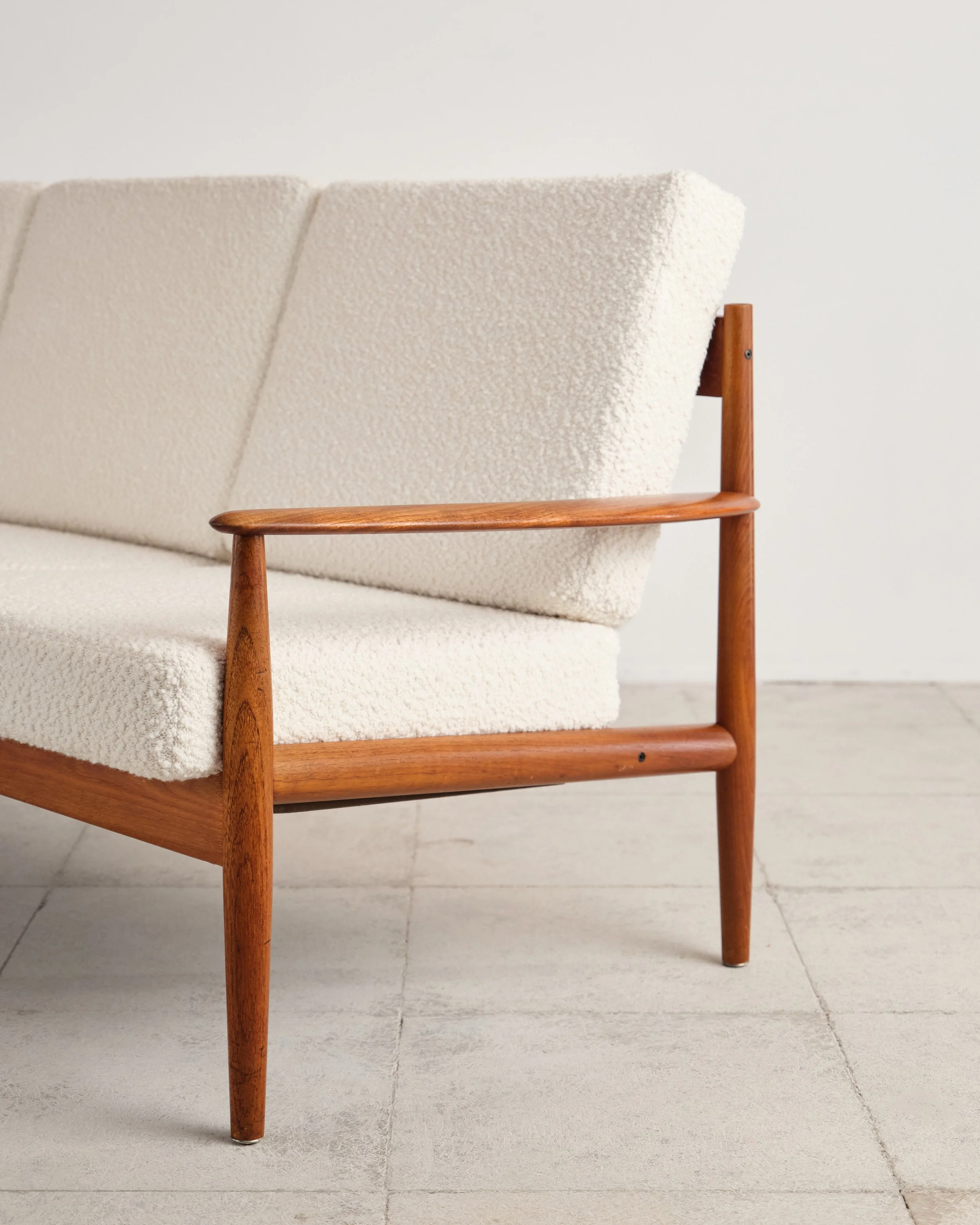 sofa-grete-jalk-teak-france-son-mid-century-modern-furniture-mucmodern-19.jpg
