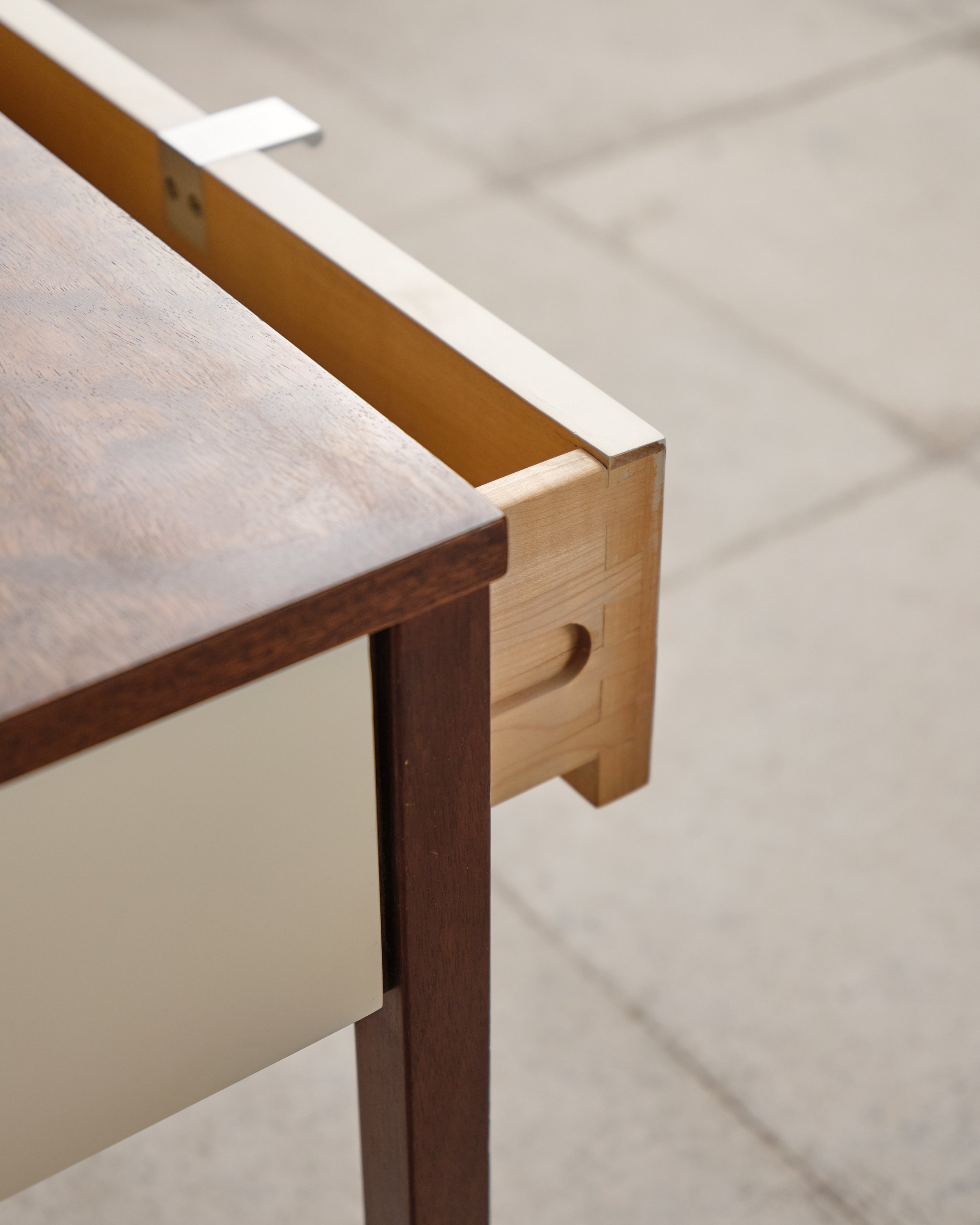 florence-knoll-international-bedside-table-nightstand-mid-century-modern-furniture-mucmodern-17.jpg