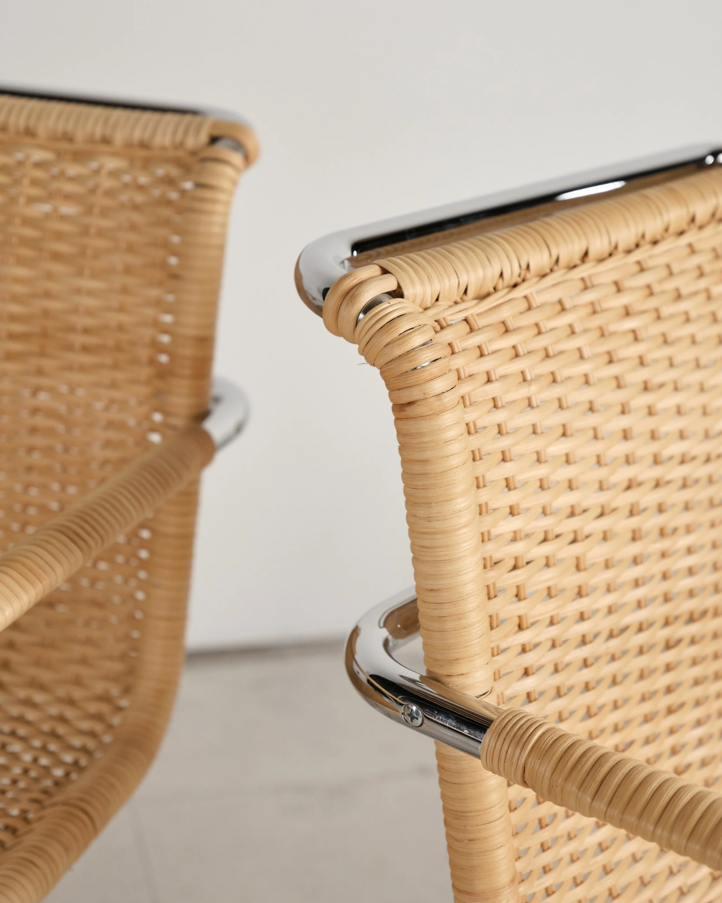 mies-van-der-rohe-MR20-S533RF-thonet-mid-century-modern-furniture-mucmodern-22.jpg