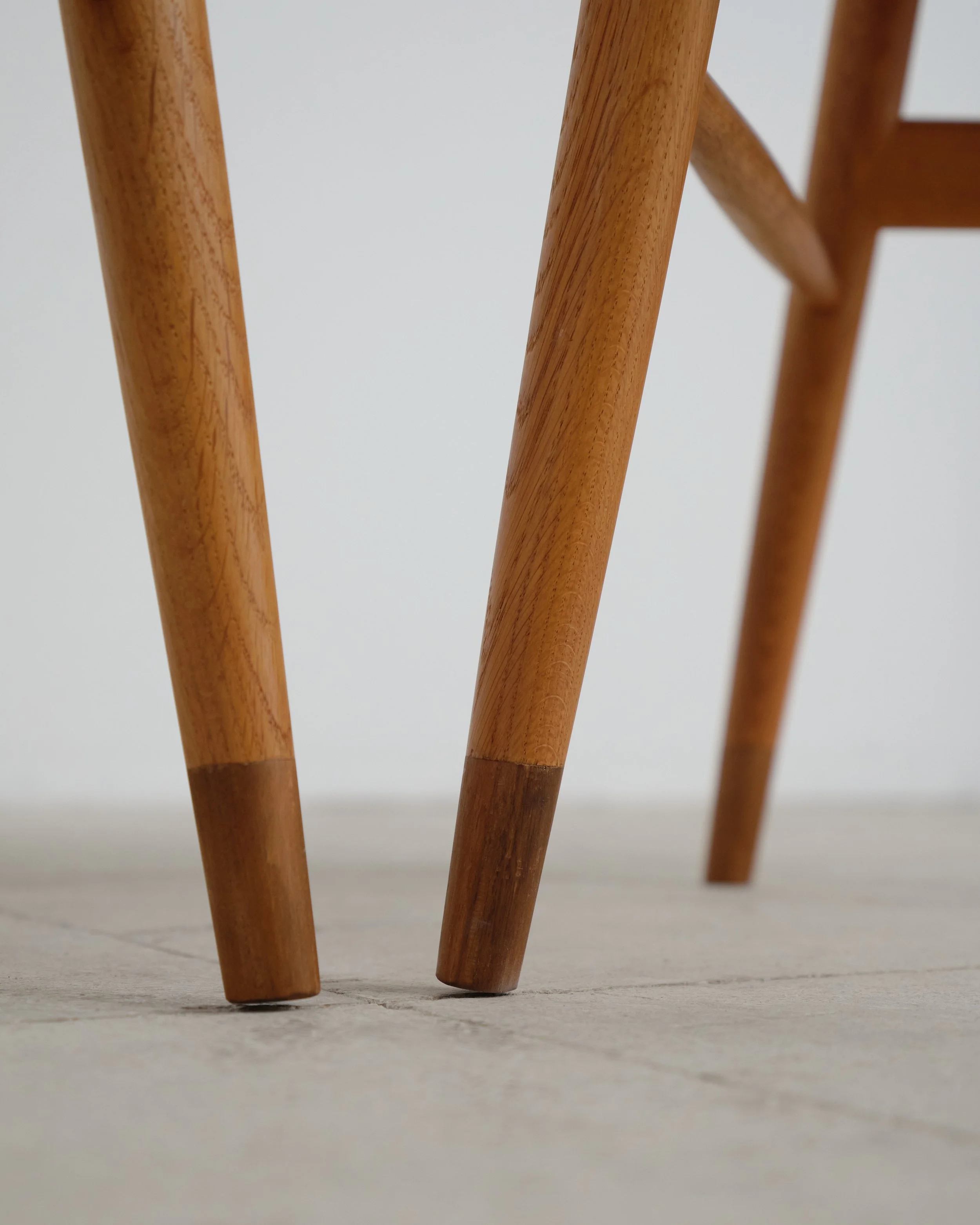 hans-wegner-dining-y-chairs-eiche-stühle-carl-hansen-mid-century-modern-furniture-mucmodern-25.jpg