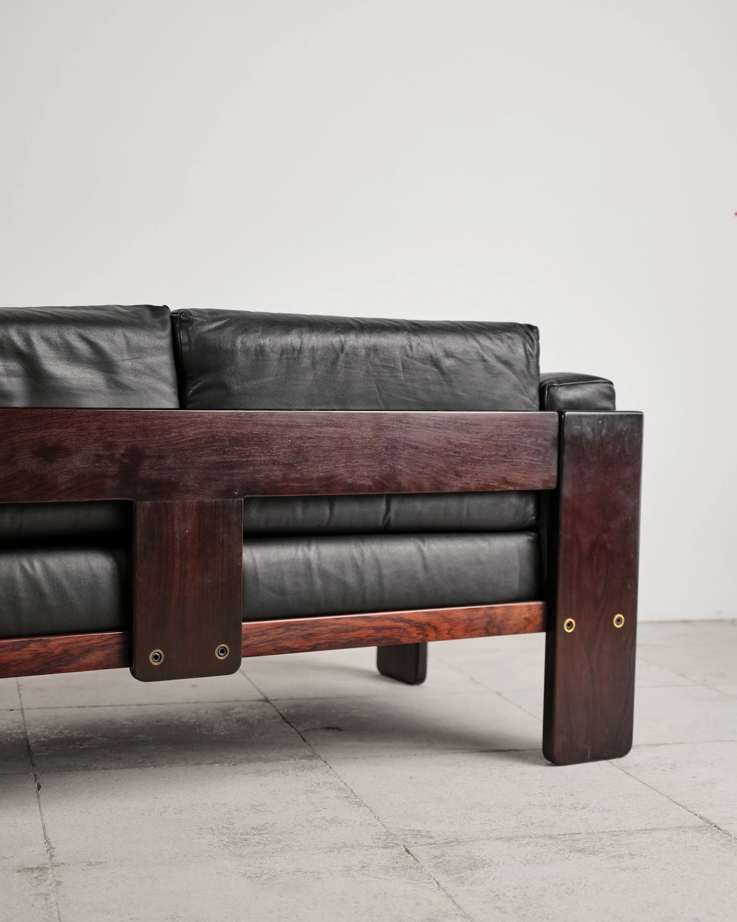 bastiano-sofa-tobia-scarpa-gavina-mid-century-modern-furniture-mucmodern-20.jpg