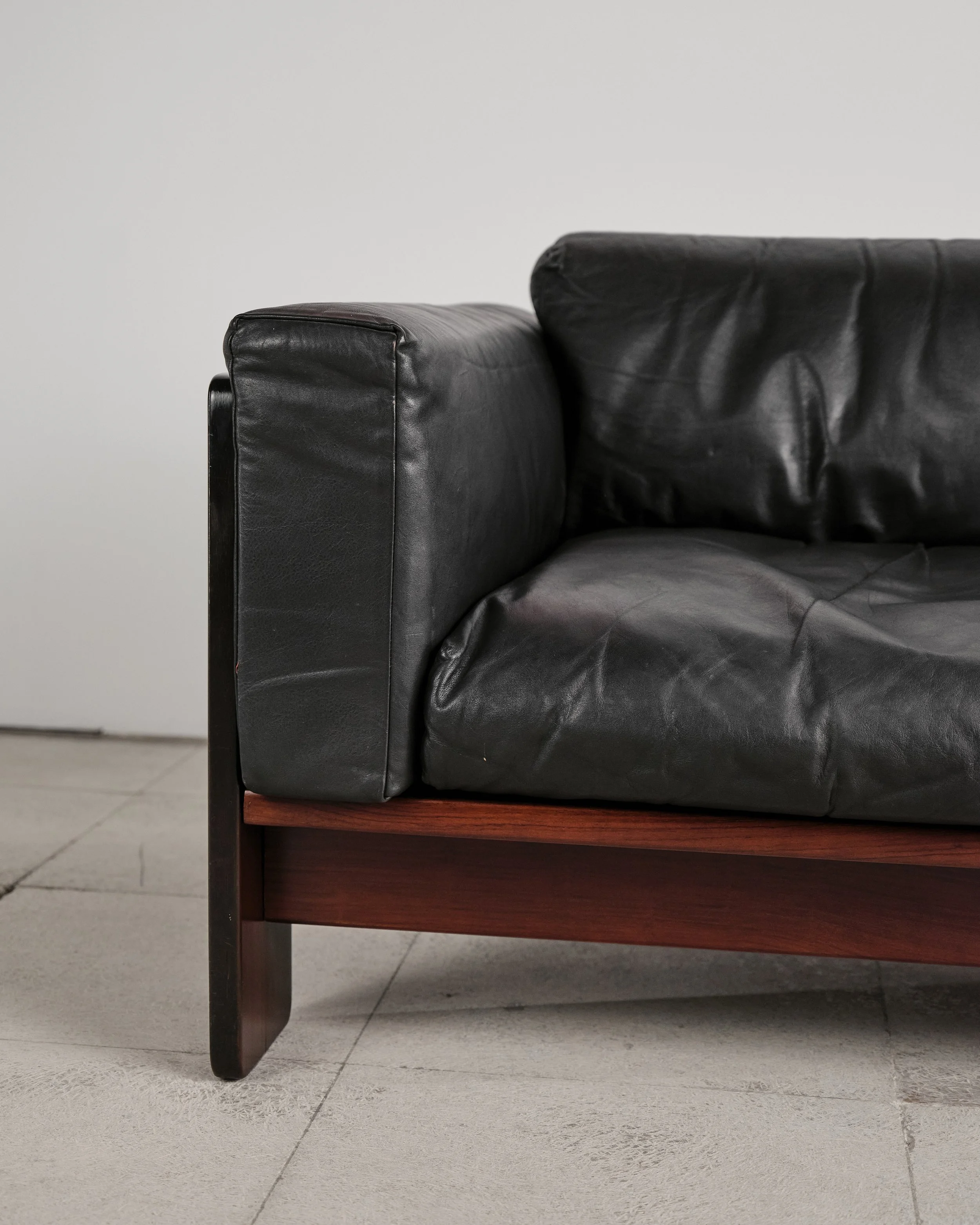 bastiano-sofa-tobia-scarpa-gavina-mid-century-modern-furniture-mucmodern-15.jpg