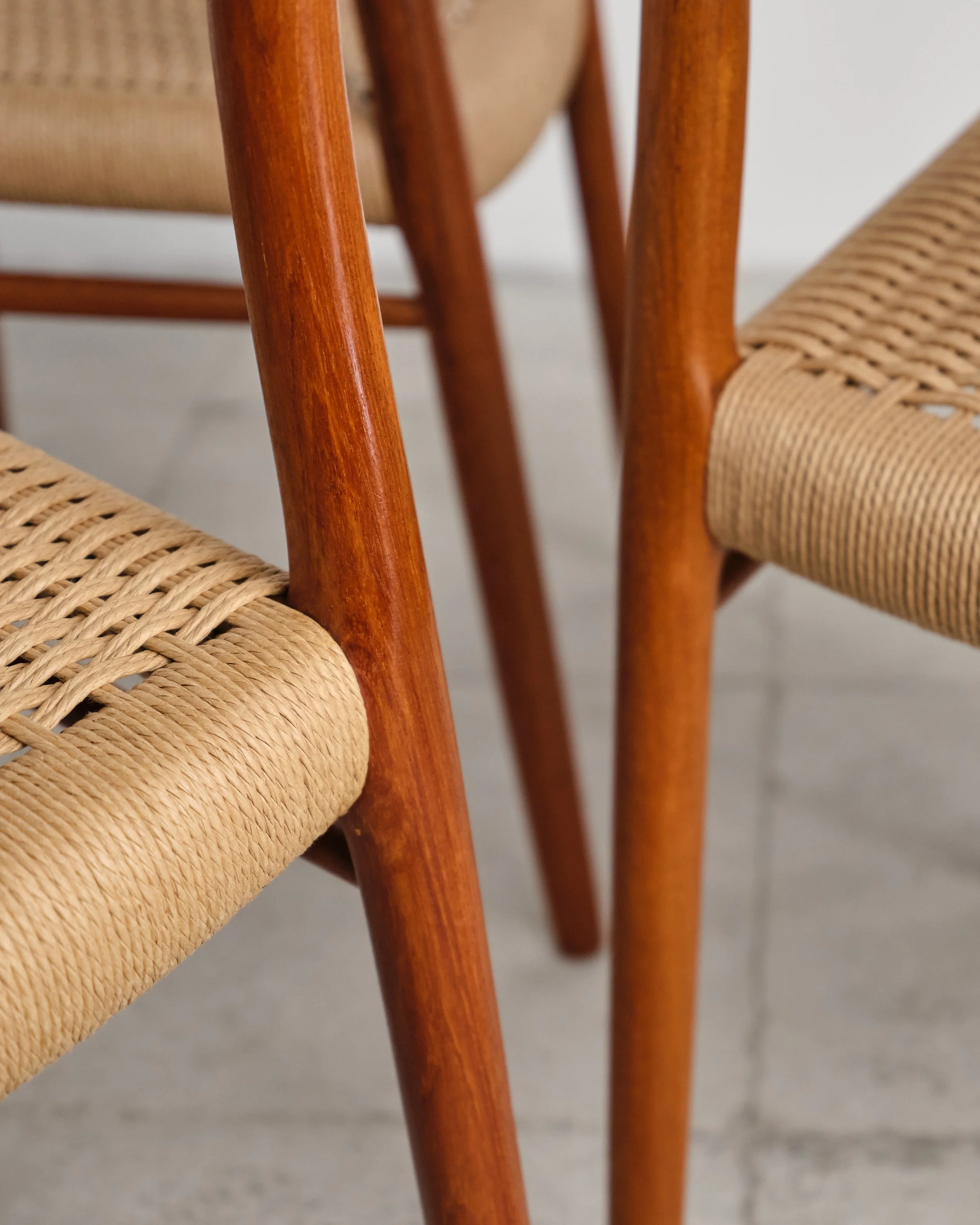 niels-moller-75-teak-chair-stuhl-set-mid-century-modern-furniture-mucmodern-14.jpg