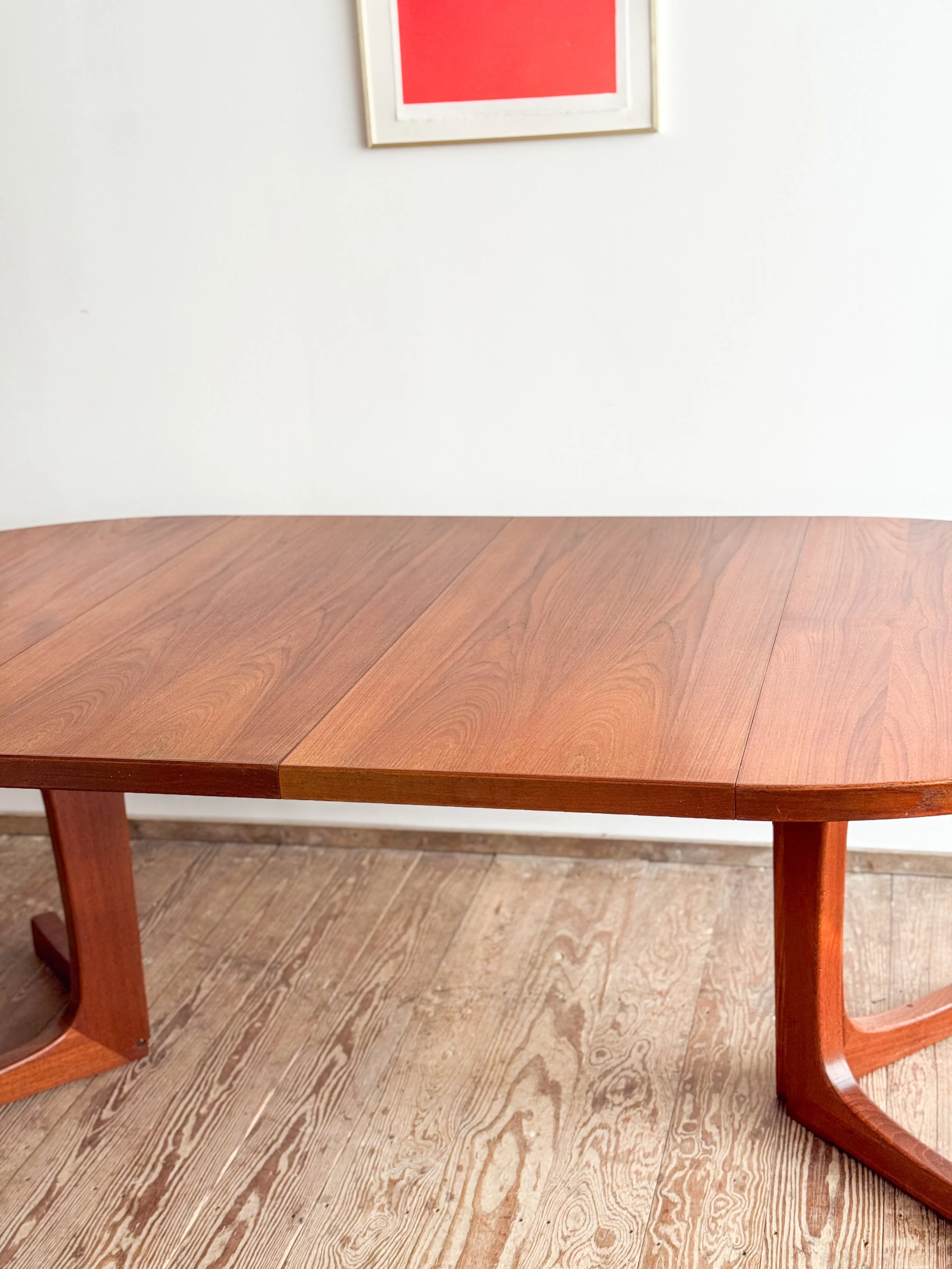 round-table-massive-teak-wood-mid-century-modern-furniture-mucmodern-12.jpg