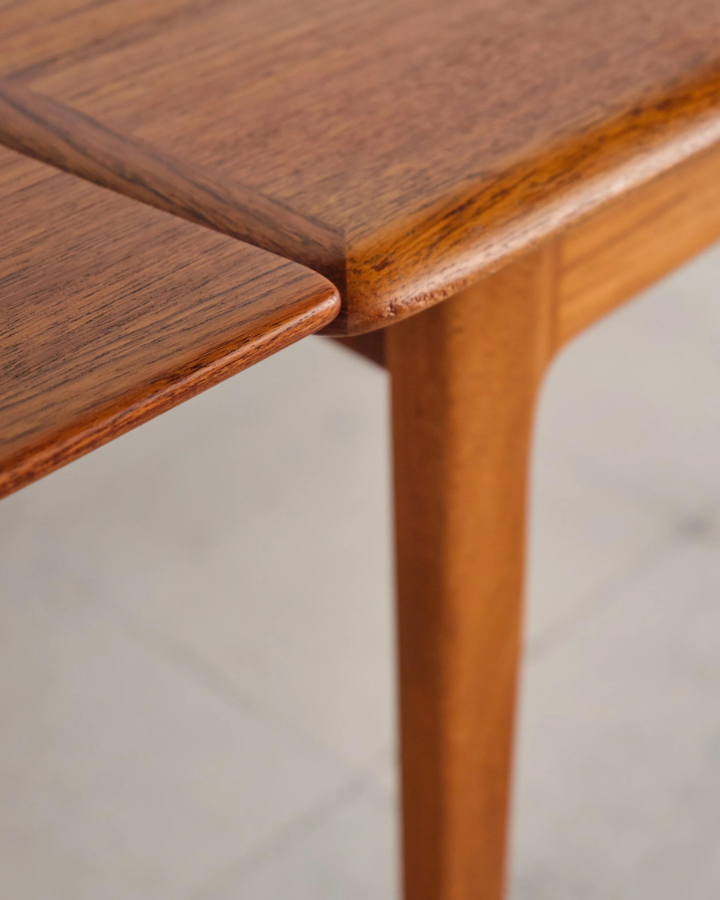 Tisch-table-svend-aage-madsen-mid-century-modern-furniture-mucmodern-16.jpg