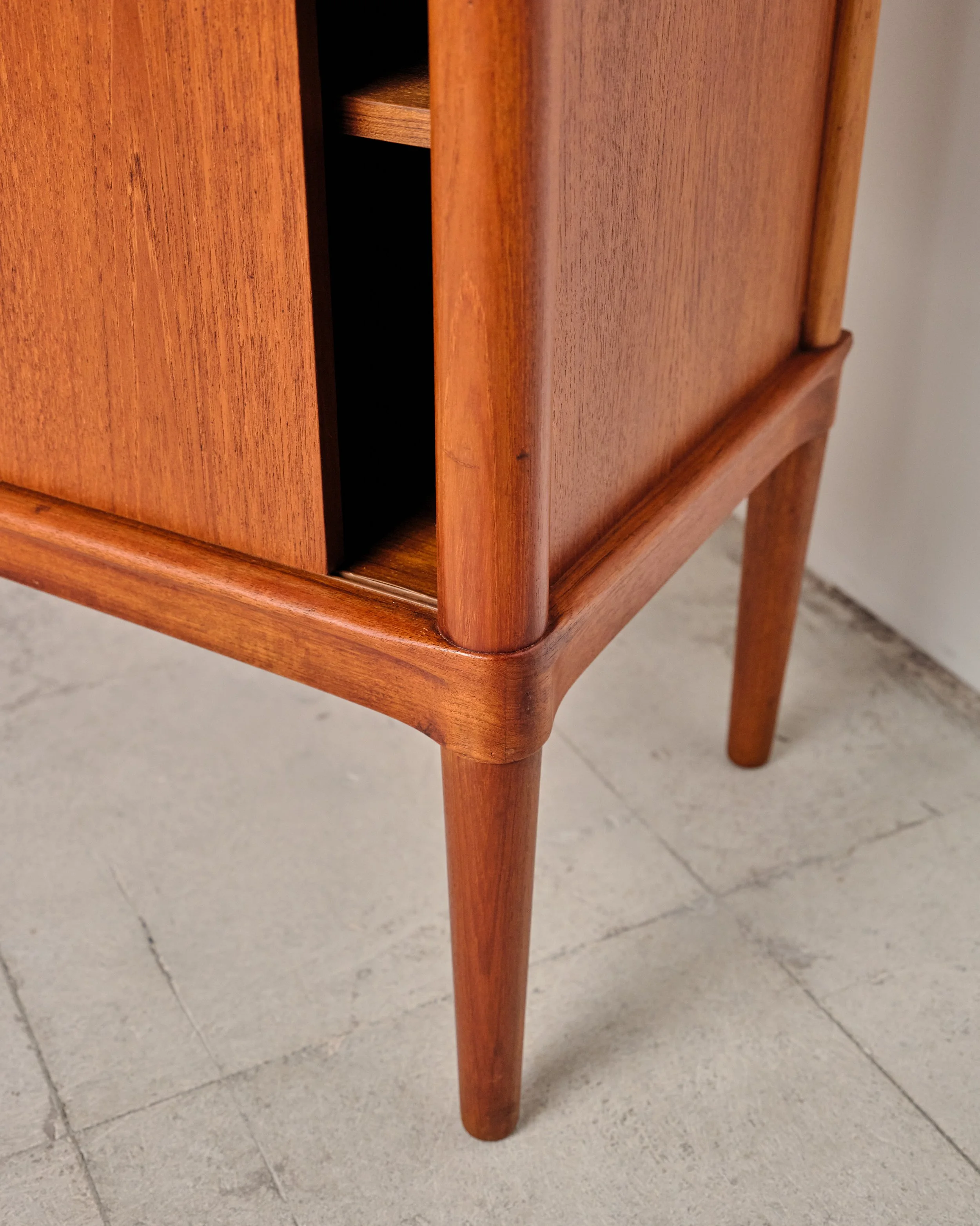 henry-w-klein-credenza-bramin-sideboard-teak-anrichte-mid-century-modern-furniture-mucmodern-26.jpg