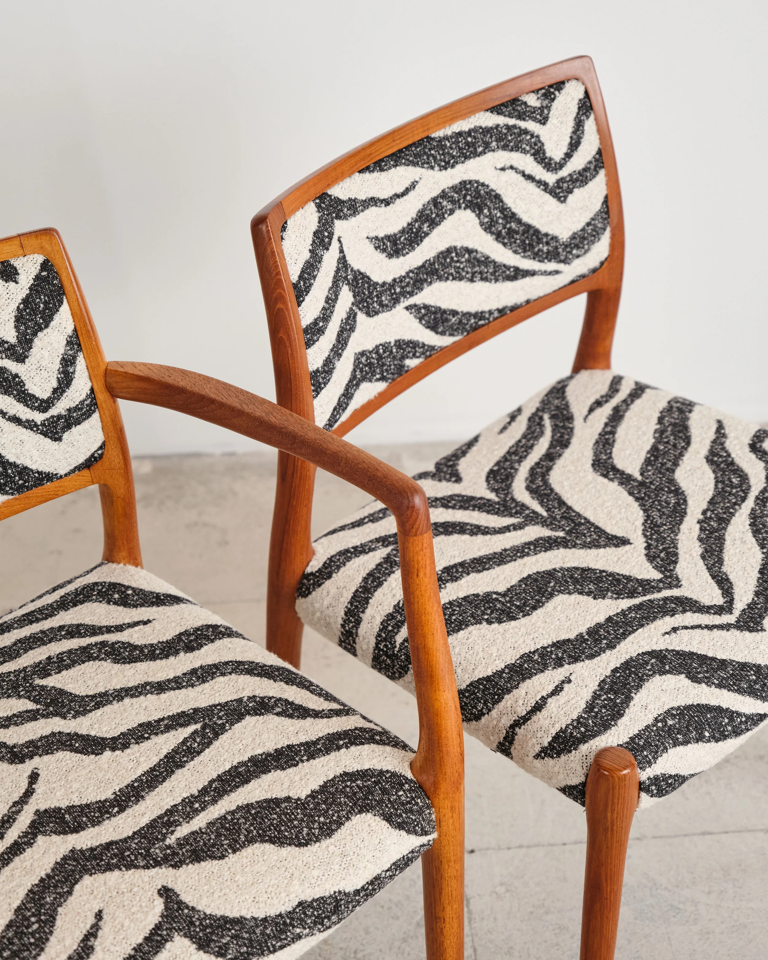 niels-moller-65-80-teak-chair-stuhl-set-mid-century-modern-furniture-mucmodern-17.jpg