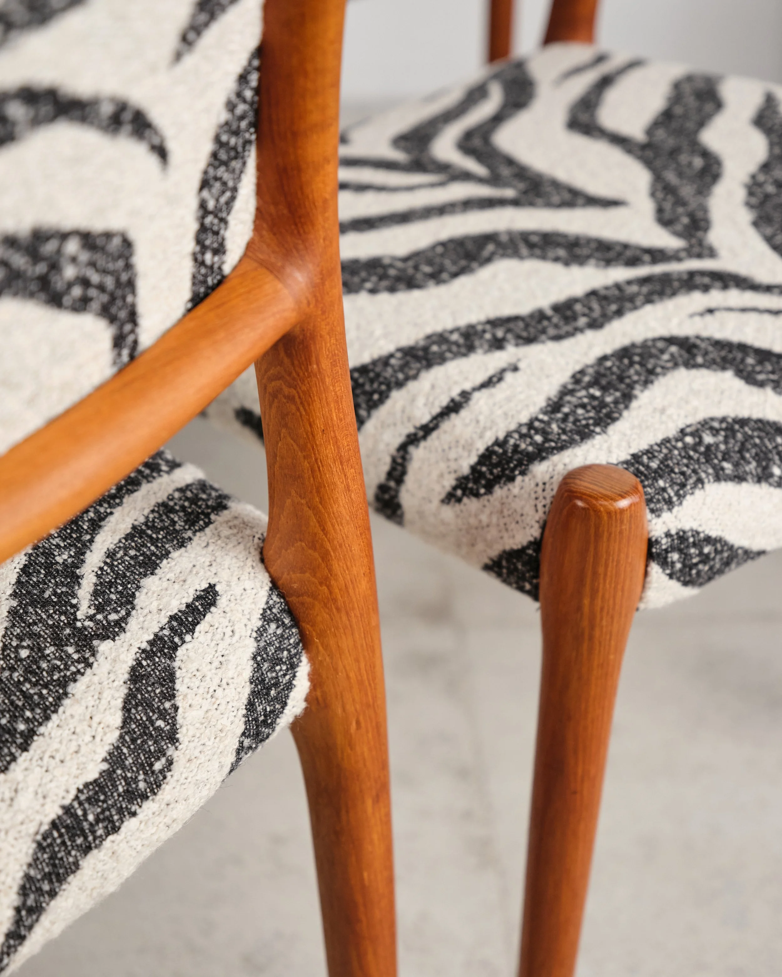 niels-moller-80-teak-chair-stuhl-set-mid-century-modern-furniture-mucmodern-16.jpg
