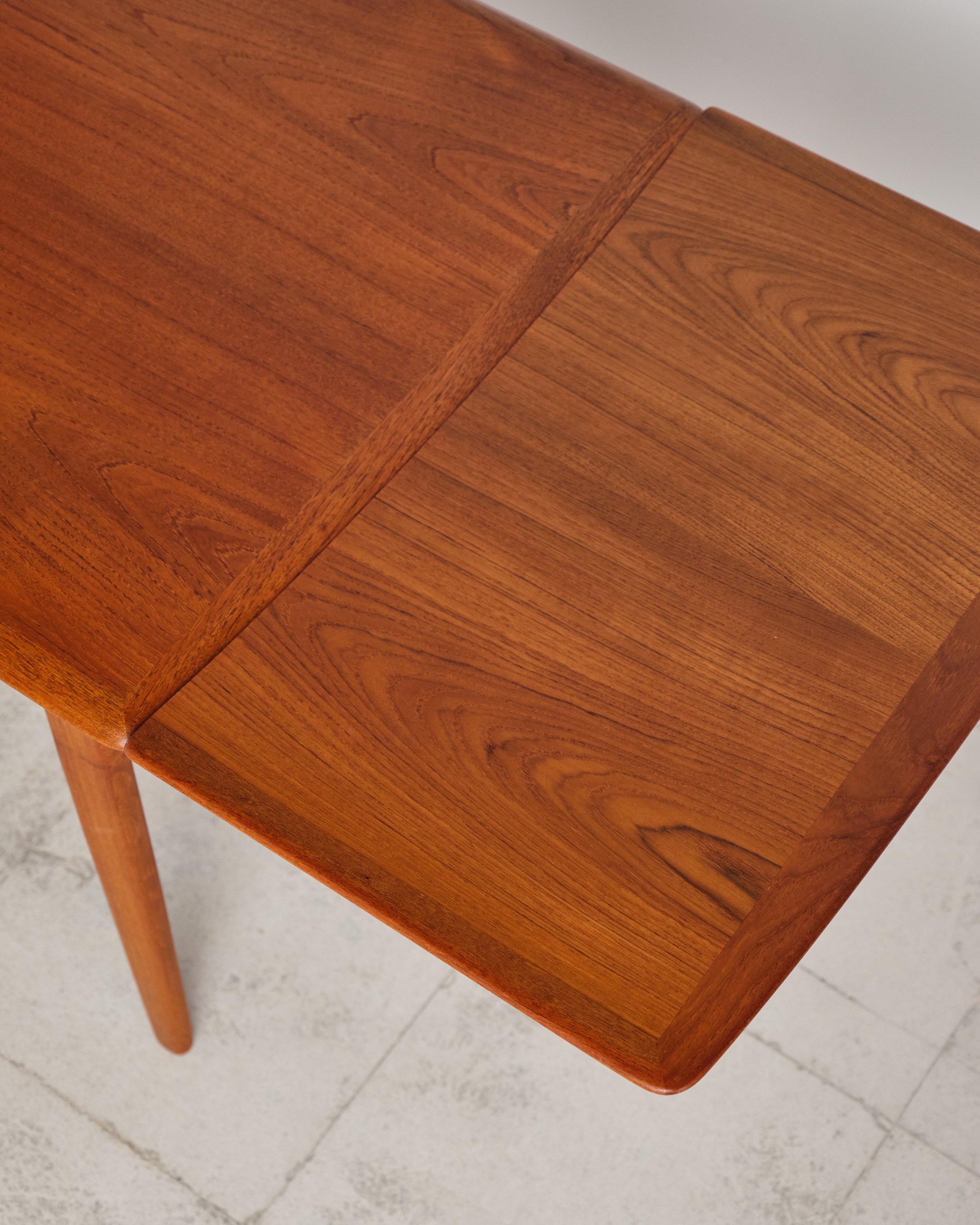 Tisch-table-svend-aage-madsen-mid-century-modern-furniture-mucmodern-20.jpg