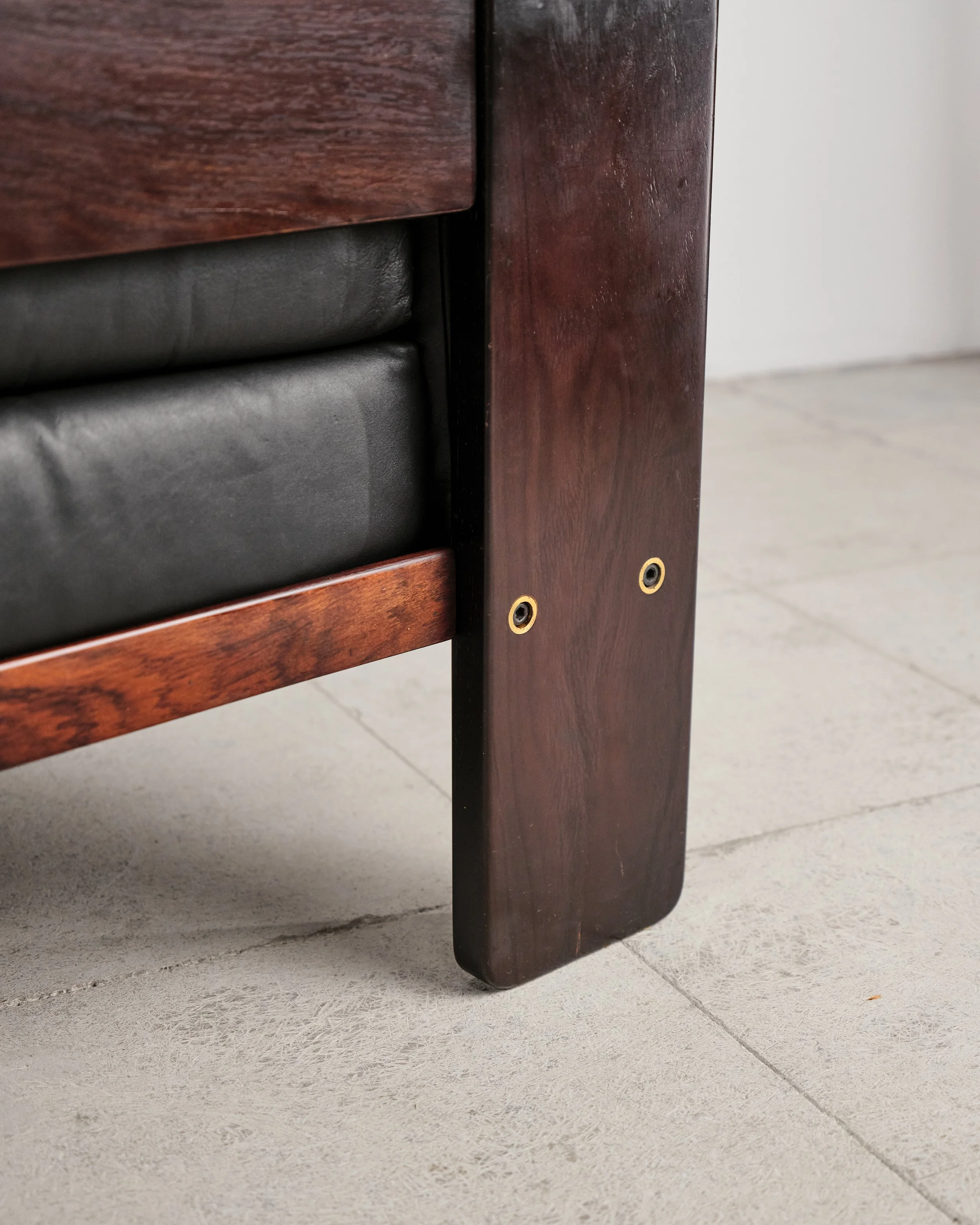 bastiano-sofa-tobia-scarpa-gavina-mid-century-modern-furniture-mucmodern-21.jpg