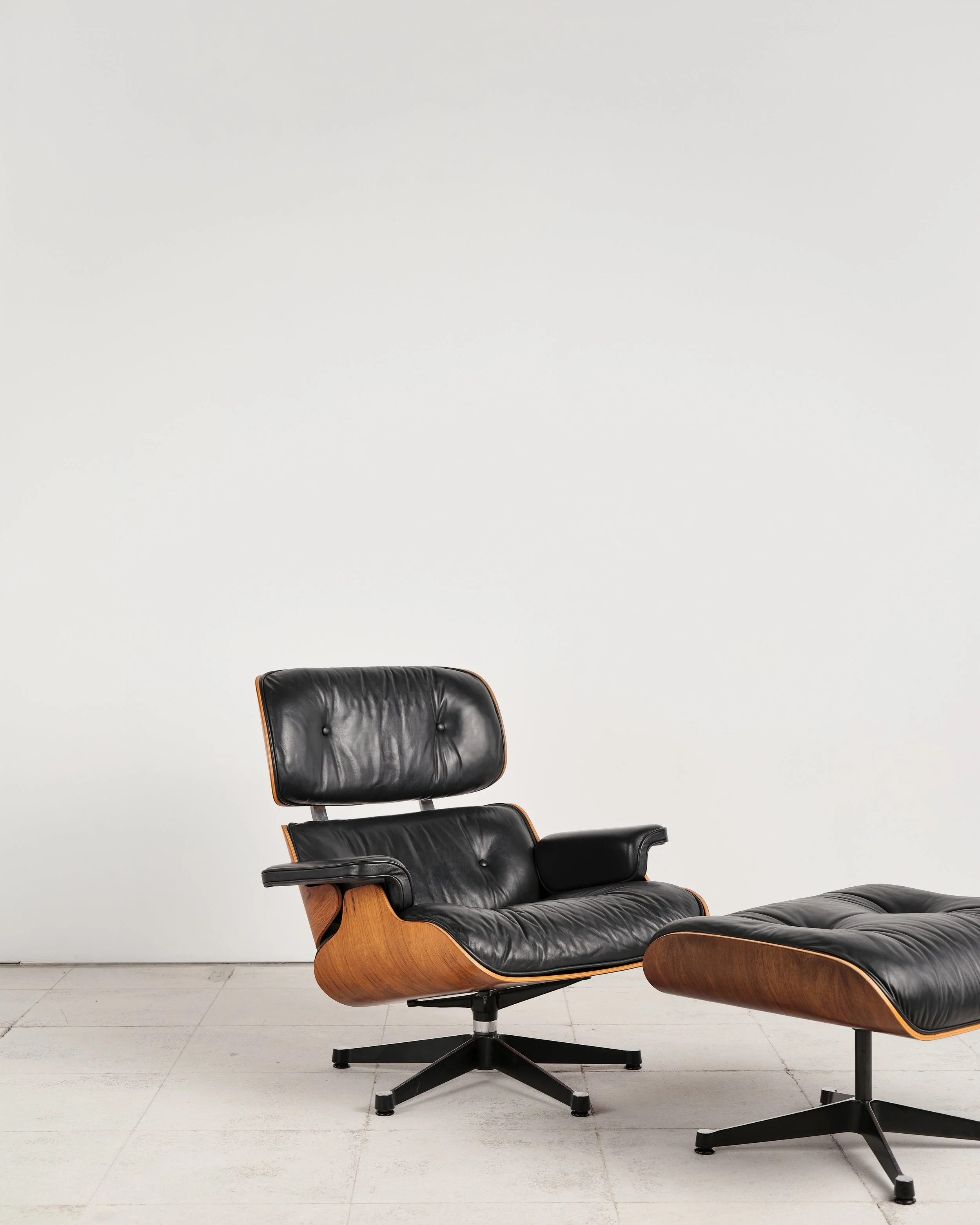 eames-lounge-chair-rosewood-palisander-vitra-herman-miller-mid-century-modern-furniture-mucmodern-7.jpg