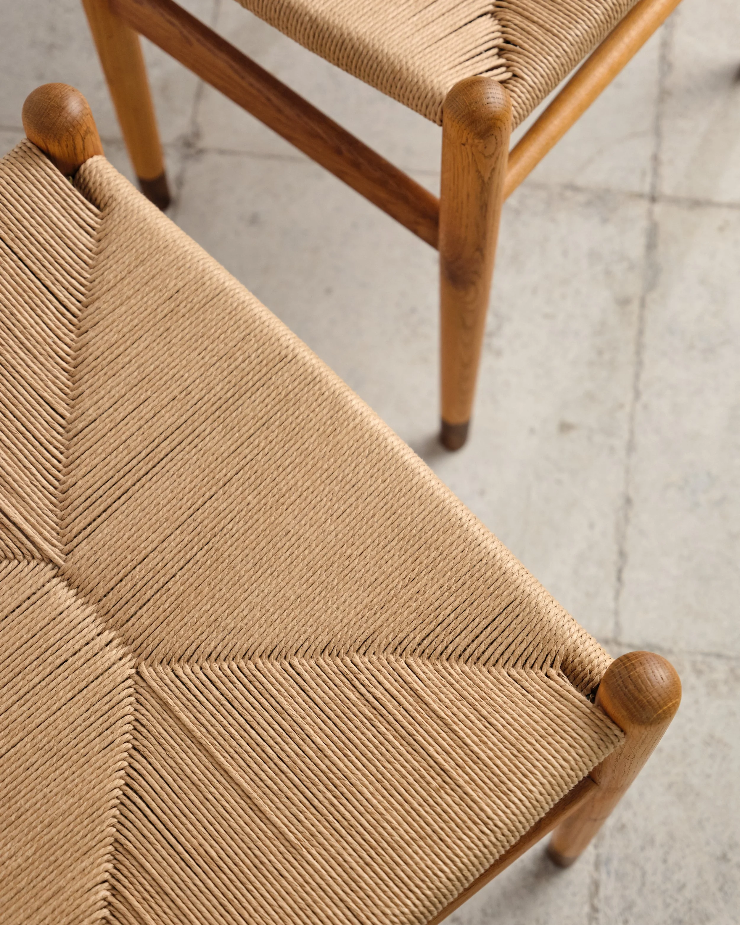 hans-wegner-dining-chairs-eiche-stühle-CH36-carl-hansen-mid-century-modern-furniture-mucmodern-20.jpg
