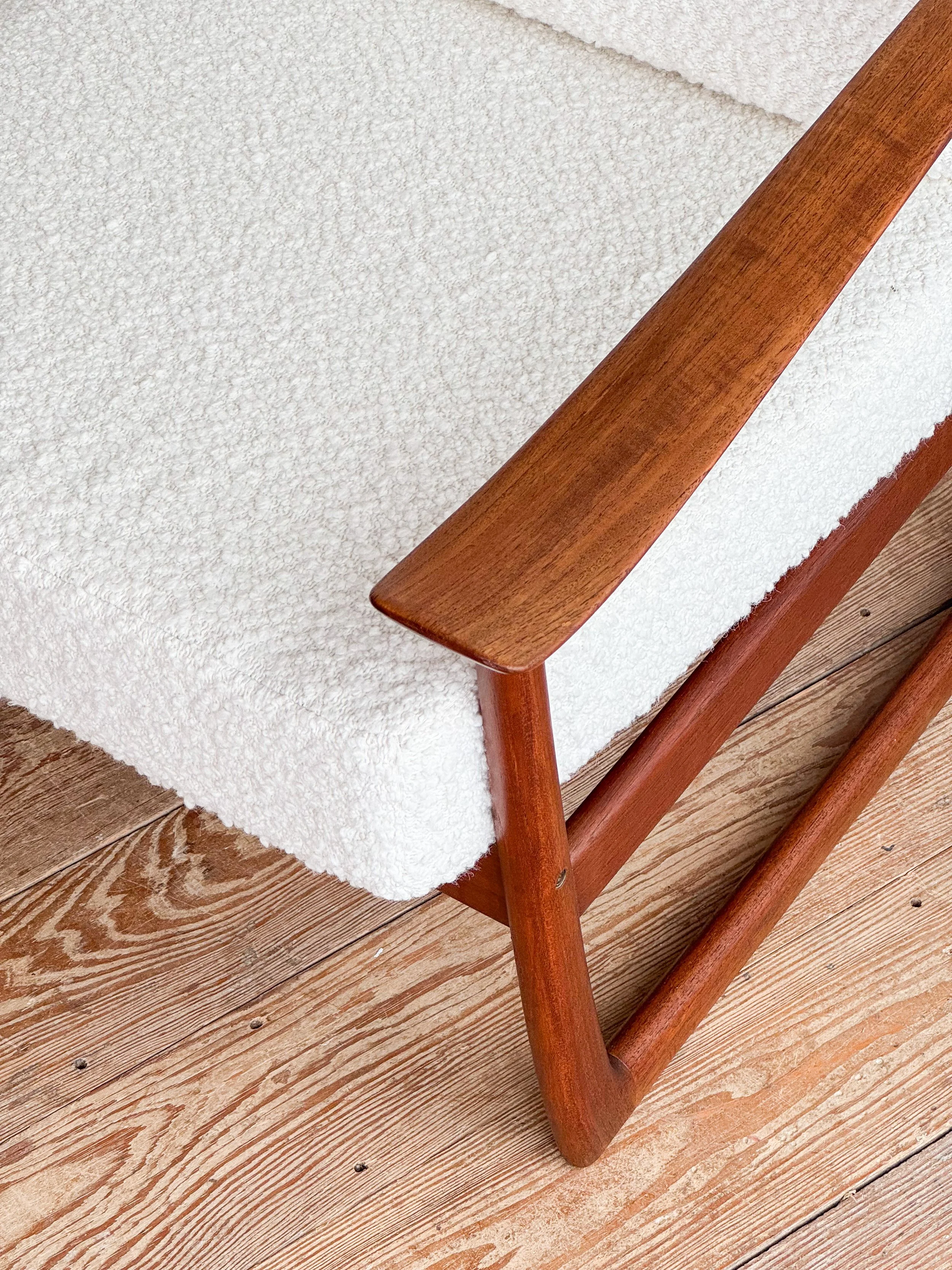 sofa-peter-hvidt-fd130-teak-mid-century-modern-furniture-mucmodern-19.jpg