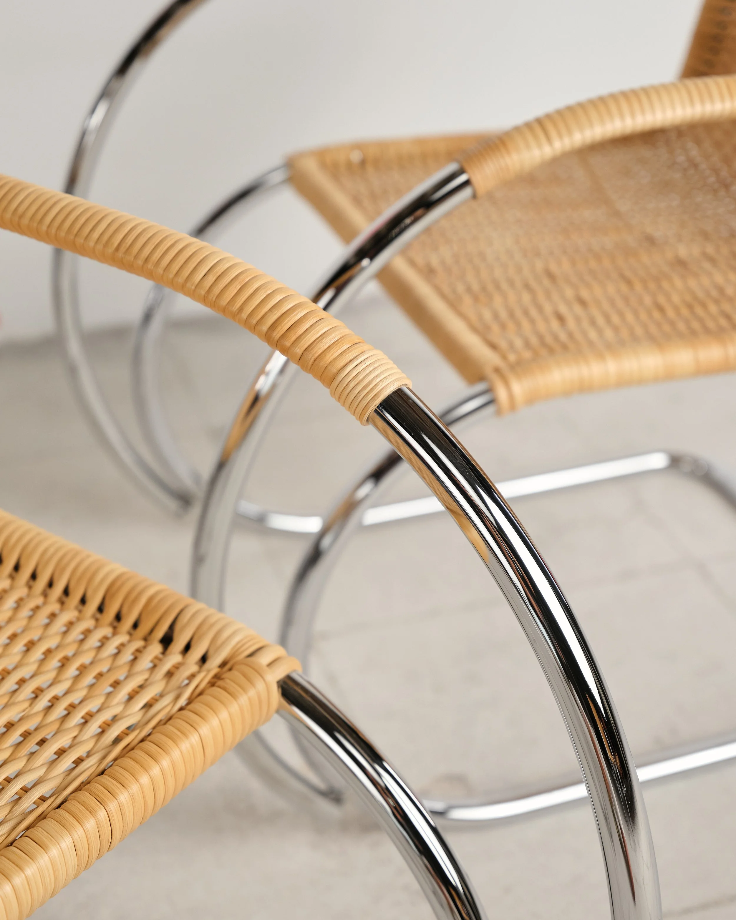 mies-van-der-rohe-MR20-S533RF-thonet-mid-century-modern-furniture-mucmodern-14.jpg