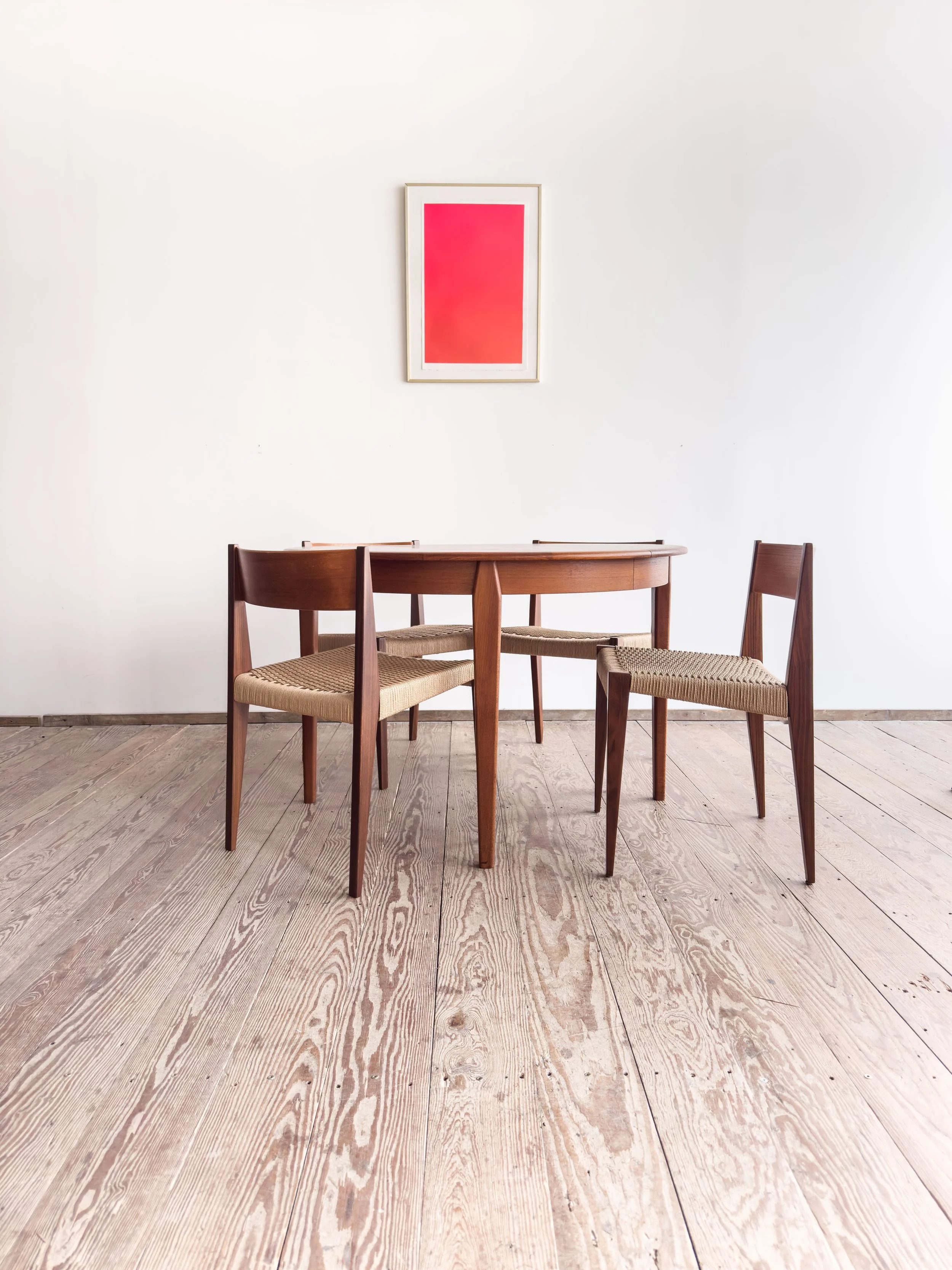 Erweiterbarer-runder-Esstisch-table-mid-century-modern-furniture-mucmodern-5.jpg